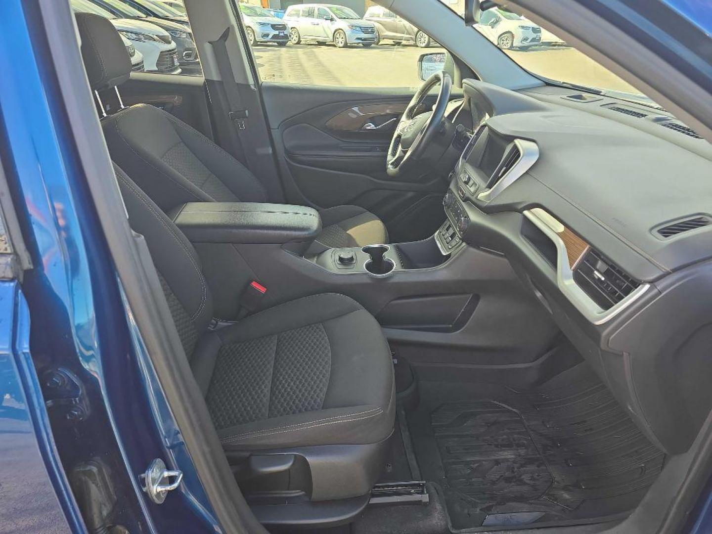 2020 BLUE GMC TERRAIN SLE (3GKALTEV3LL) with an 1.5L engine, Automatic transmission, located at 2525 S. Cushman, Fairbanks, AK, 99701, (907) 452-5707, 64.824036, -147.712311 - Photo#2