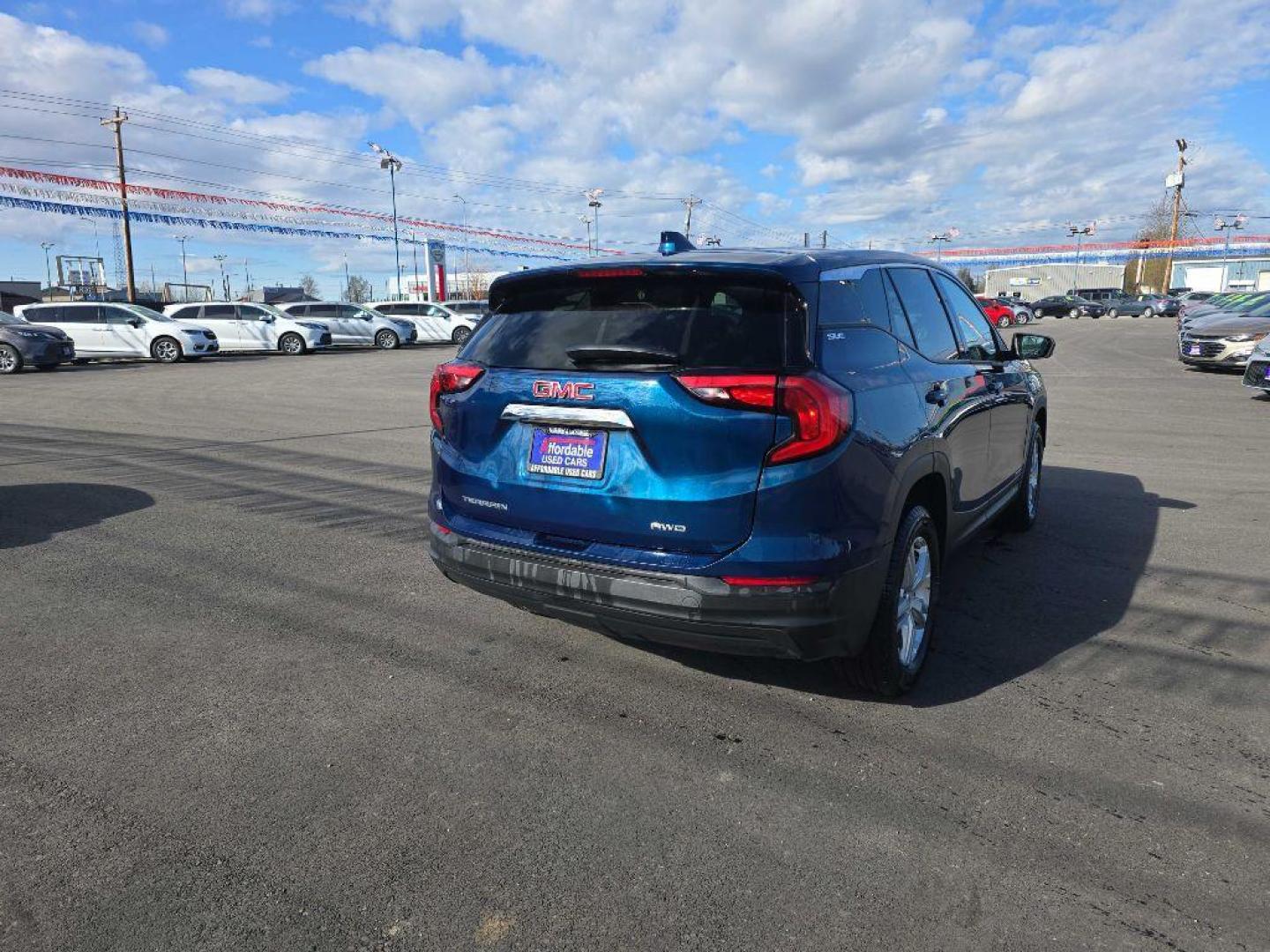 2020 BLUE GMC TERRAIN SLE (3GKALTEV3LL) with an 1.5L engine, Automatic transmission, located at 2525 S. Cushman, Fairbanks, AK, 99701, (907) 452-5707, 64.824036, -147.712311 - Photo#4