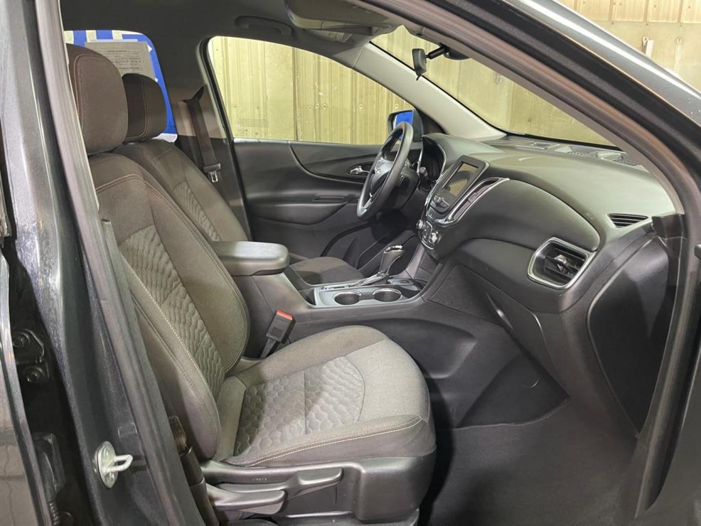 2020 GRAY CHEVROLET EQUINOX LT (2GNAXUEV6L6) with an 1.5L engine, Automatic transmission, located at 2525 S. Cushman, Fairbanks, AK, 99701, (907) 452-5707, 64.824036, -147.712311 - Photo#3