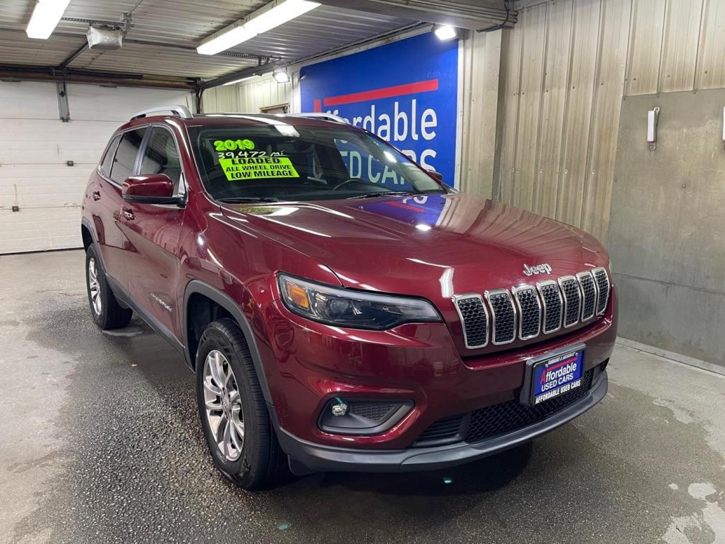 2019 RED JEEP CHEROKEE LATITUDE PLUS (1C4PJMLN8KD) with an 2.0L engine, Automatic transmission, located at 2525 S. Cushman, Fairbanks, AK, 99701, (907) 452-5707, 64.824036, -147.712311 - Photo#0