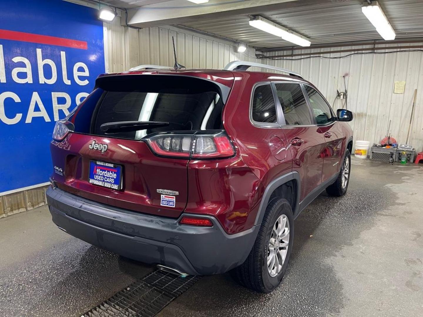 2019 RED JEEP CHEROKEE LATITUDE PLUS (1C4PJMLN8KD) with an 2.0L engine, Automatic transmission, located at 2525 S. Cushman, Fairbanks, AK, 99701, (907) 452-5707, 64.824036, -147.712311 - Photo#2