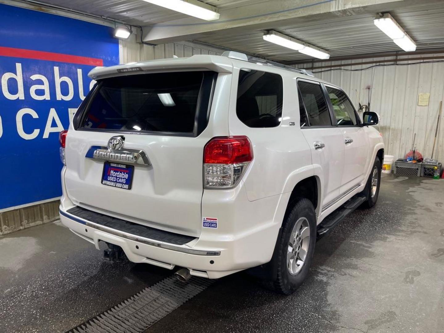 2012 WHITE TOYOTA 4RUNNER SR5 (JTEBU5JR4C5) with an 4.0L engine, Automatic transmission, located at 2525 S. Cushman, Fairbanks, AK, 99701, (907) 452-5707, 64.824036, -147.712311 - Photo#2