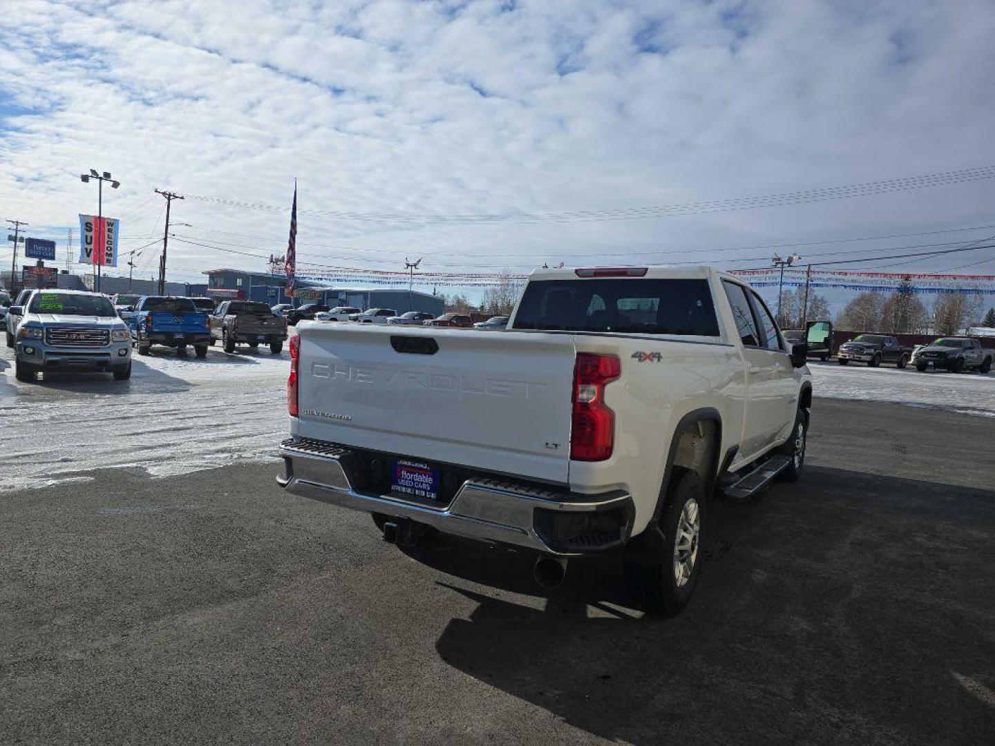 2024 WHITE CHEVROLET SILVERADO 2500 HEAVY DUTY LT (1GC4YNEY3RF) with an 6.6L engine, Automatic transmission, located at 2525 S. Cushman, Fairbanks, AK, 99701, (907) 452-5707, 64.824036, -147.712311 - Photo#1