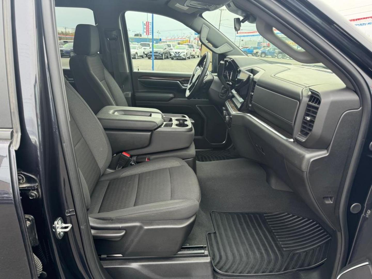 2024 GRAY CHEVROLET SILVERADO 2500 HEAVY DUTY LT (2GC4YNEY6R1) with an 6.6L engine, Automatic transmission, located at 2525 S. Cushman, Fairbanks, AK, 99701, (907) 452-5707, 64.824036, -147.712311 - Photo#4