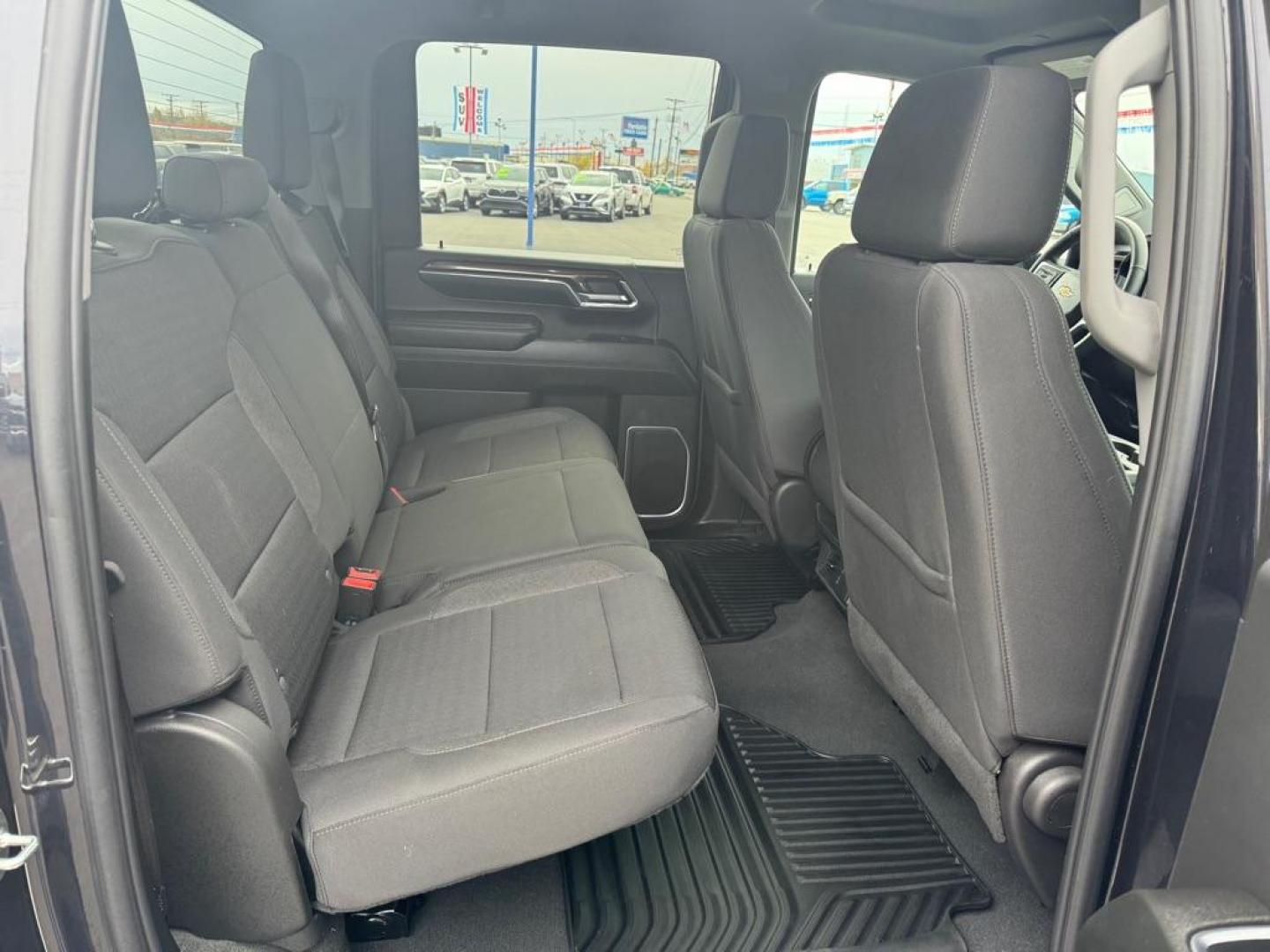2024 GRAY CHEVROLET SILVERADO 2500 HEAVY DUTY LT (2GC4YNEY6R1) with an 6.6L engine, Automatic transmission, located at 2525 S. Cushman, Fairbanks, AK, 99701, (907) 452-5707, 64.824036, -147.712311 - Photo#5