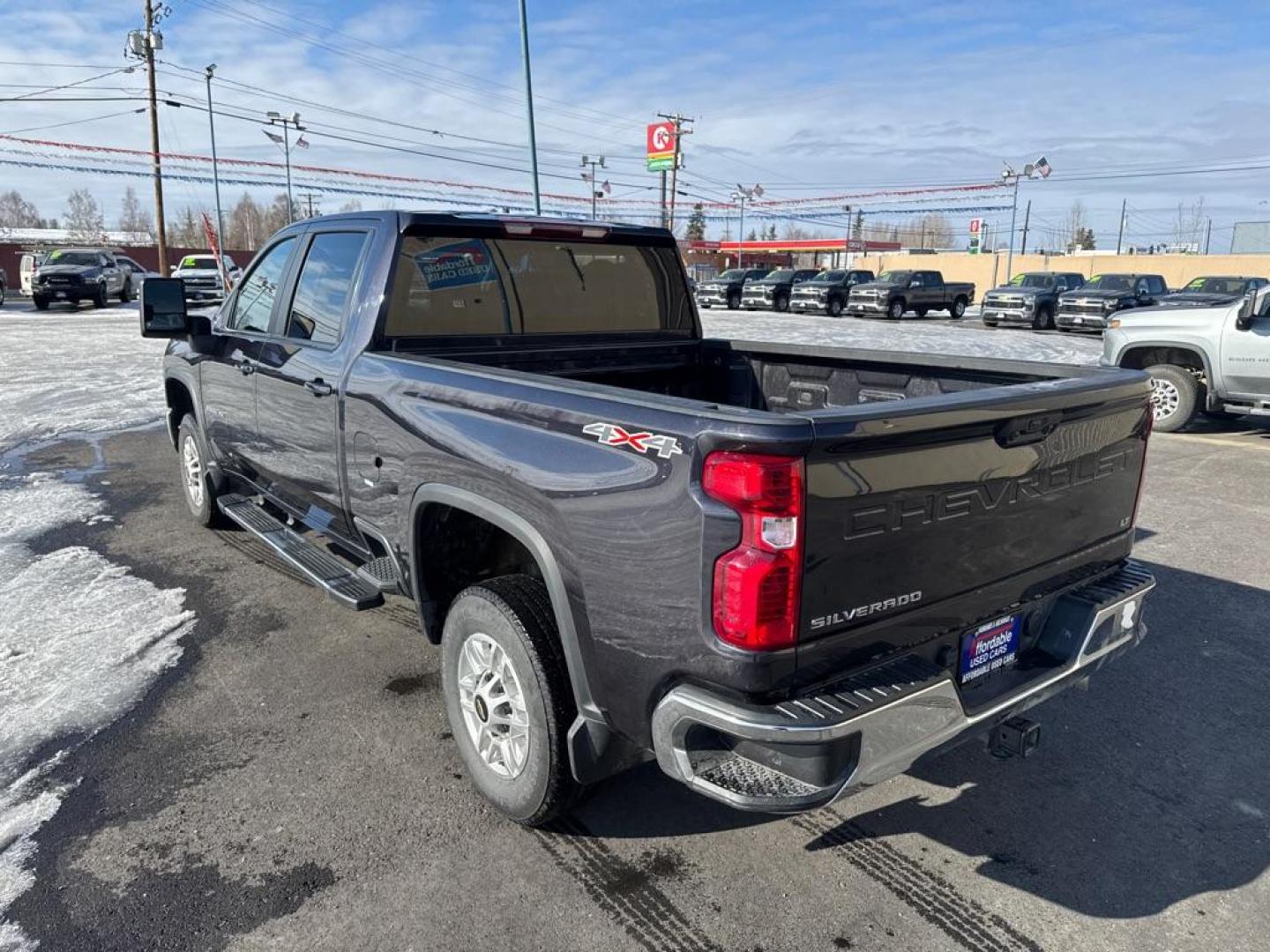 2024 GRAY CHEVROLET SILVERADO 2500 HEAVY DUTY LT (2GC4YNEY6R1) with an 6.6L engine, Automatic transmission, located at 2525 S. Cushman, Fairbanks, AK, 99701, (907) 452-5707, 64.824036, -147.712311 - Photo#4
