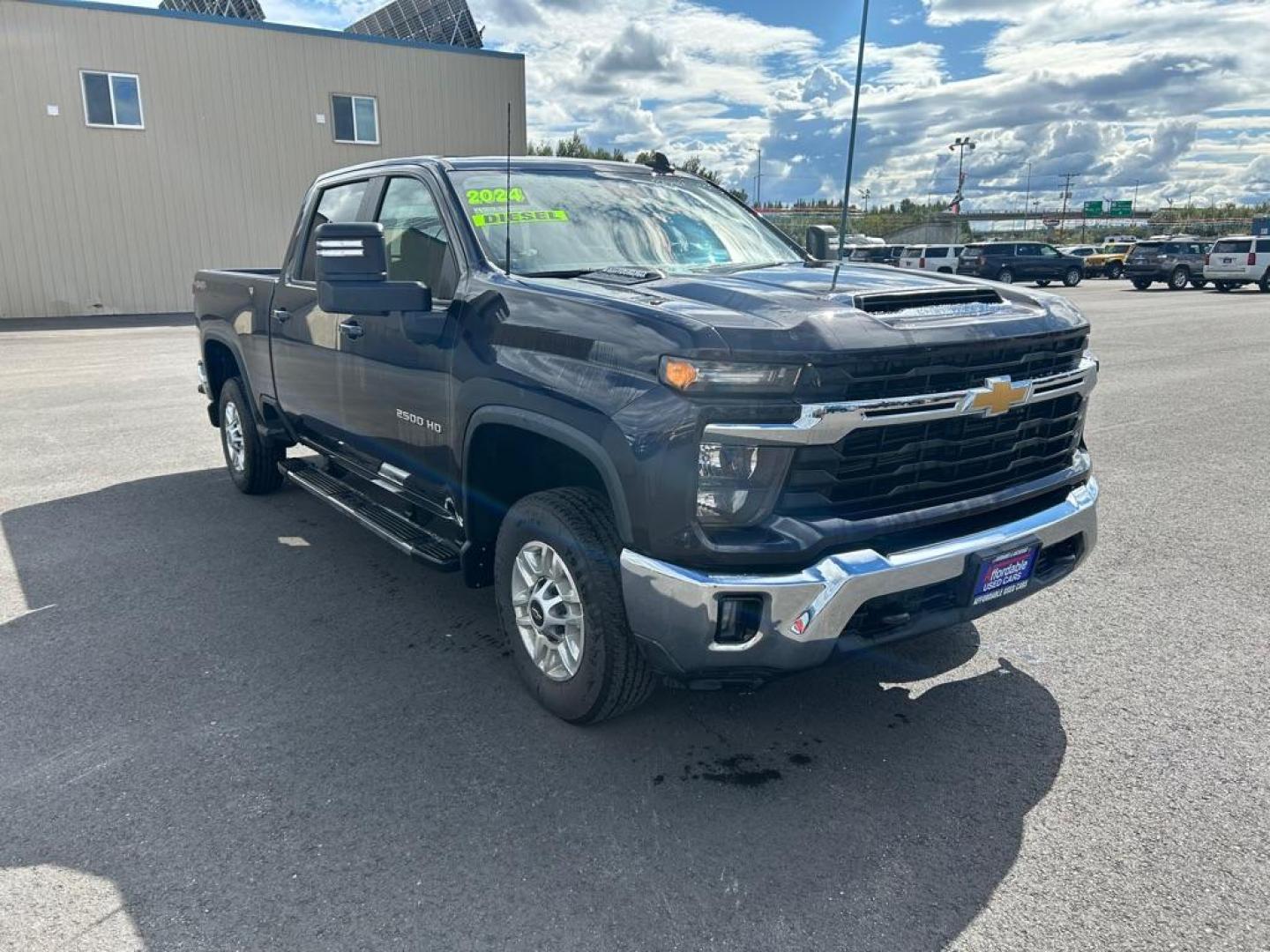 2024 GRAY CHEVROLET SILVERADO 2500 HEAVY DUTY LT (2GC4YNEY4R1) with an 6.6L engine, Automatic transmission, located at 2525 S. Cushman, Fairbanks, AK, 99701, (907) 452-5707, 64.824036, -147.712311 - Photo#1