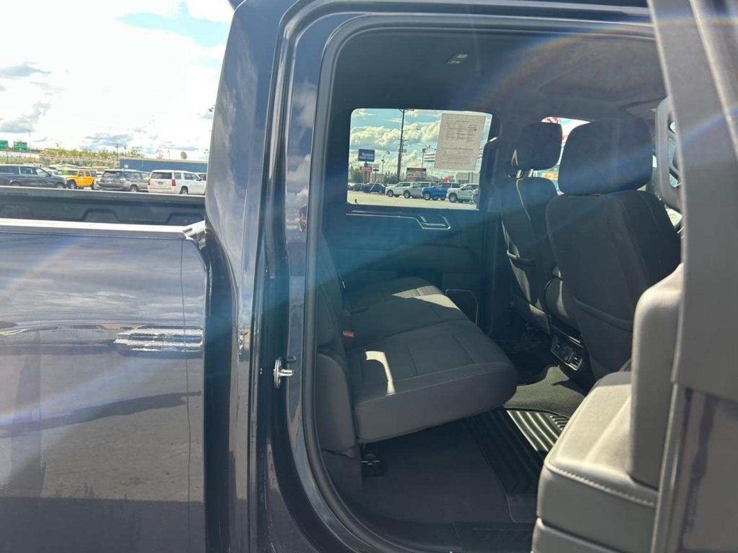 2024 GRAY CHEVROLET SILVERADO 2500 HEAVY DUTY LT (2GC4YNEY4R1) with an 6.6L engine, Automatic transmission, located at 2525 S. Cushman, Fairbanks, AK, 99701, (907) 452-5707, 64.824036, -147.712311 - Photo#5