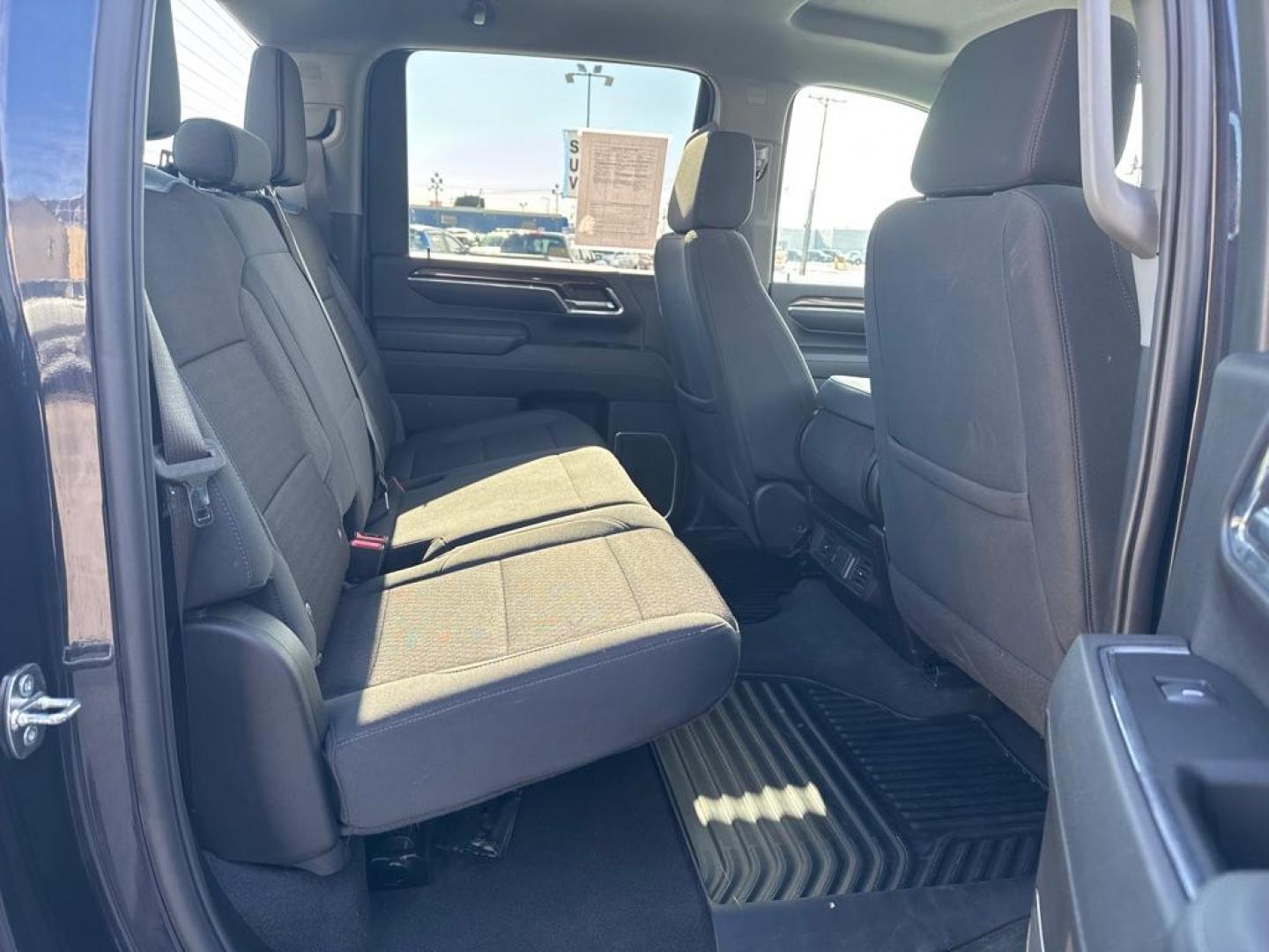 2024 GRAY CHEVROLET SILVERADO 2500 HEAVY DUTY LT (2GC4YNEY4R1) with an 6.6L engine, Automatic transmission, located at 2525 S. Cushman, Fairbanks, AK, 99701, (907) 452-5707, 64.824036, -147.712311 - Photo#4