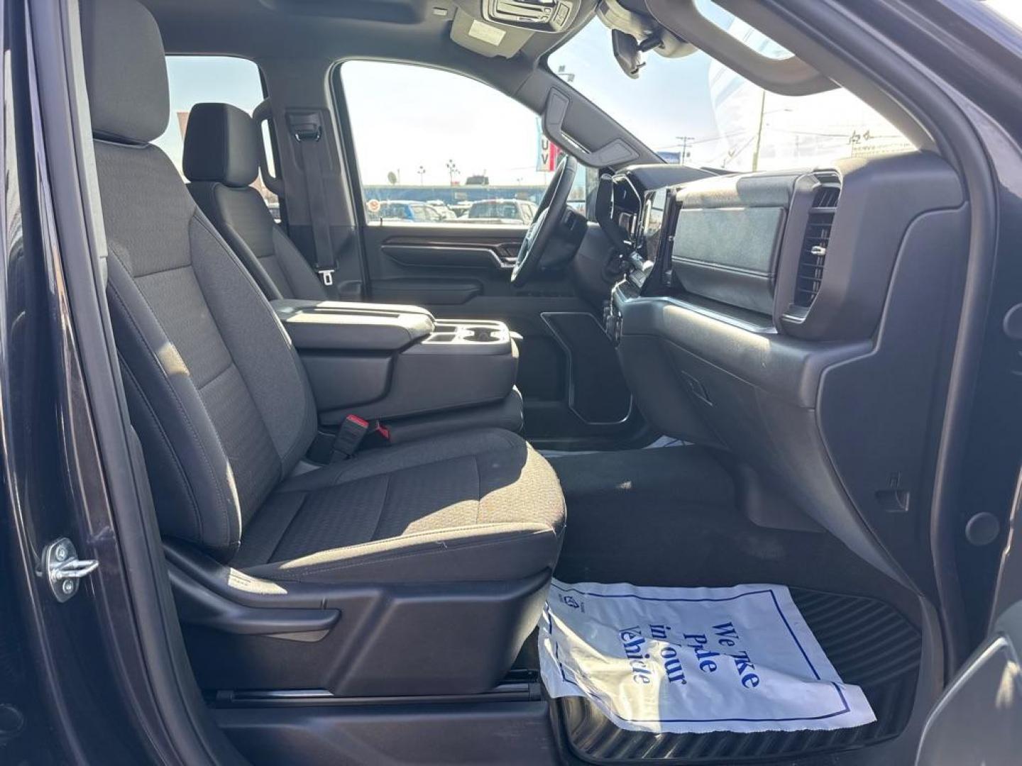 2024 GRAY CHEVROLET SILVERADO 2500 HEAVY DUTY LT (2GC4YNEY4R1) with an 6.6L engine, Automatic transmission, located at 2525 S. Cushman, Fairbanks, AK, 99701, (907) 452-5707, 64.824036, -147.712311 - Photo#5