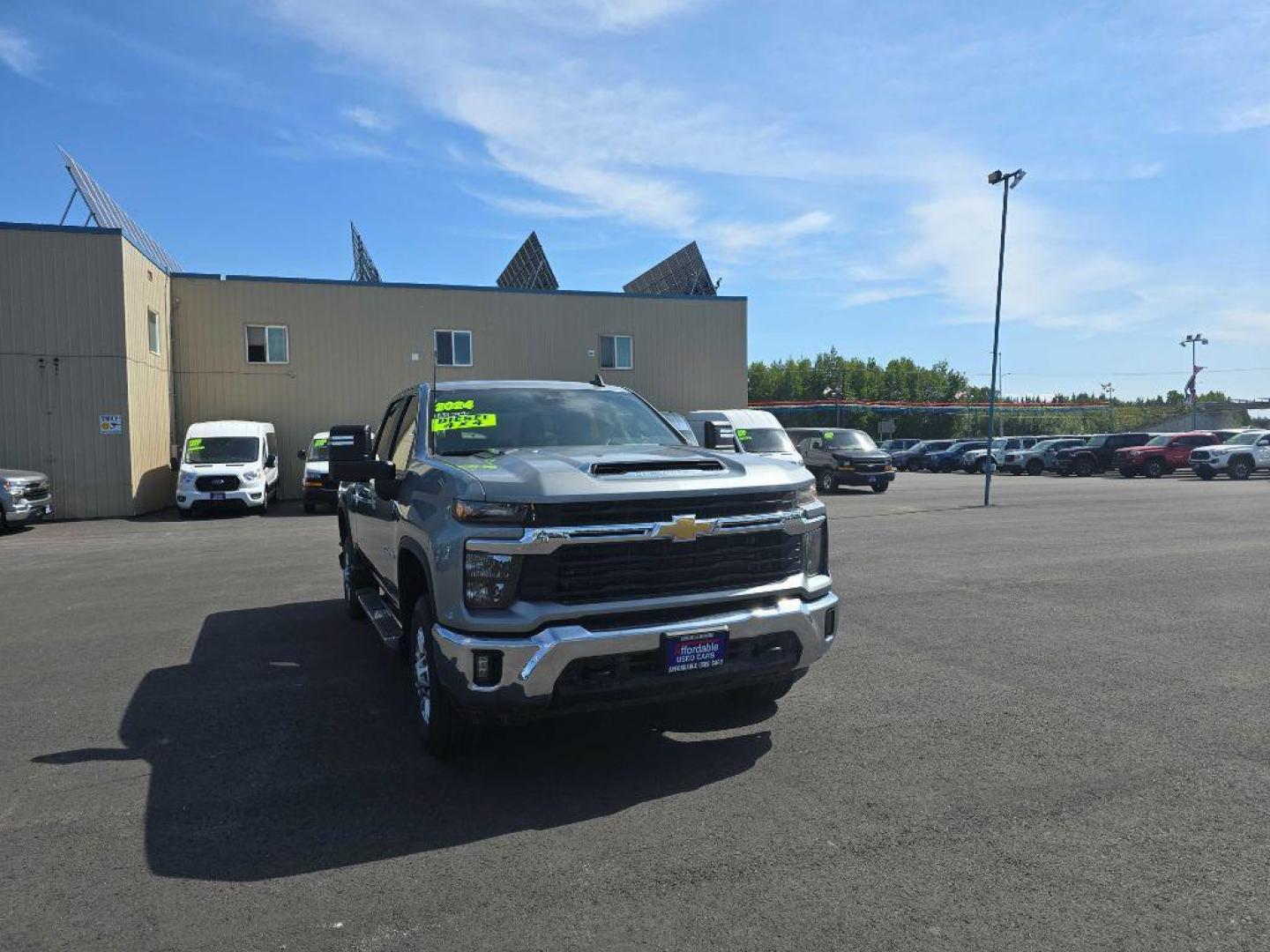 2024 GRAY CHEVROLET SILVERADO 2500 HEAVY DUTY LT (2GC4YNEY3R1) with an 6.6L engine, Automatic transmission, located at 2525 S. Cushman, Fairbanks, AK, 99701, (907) 452-5707, 64.824036, -147.712311 - Photo#1