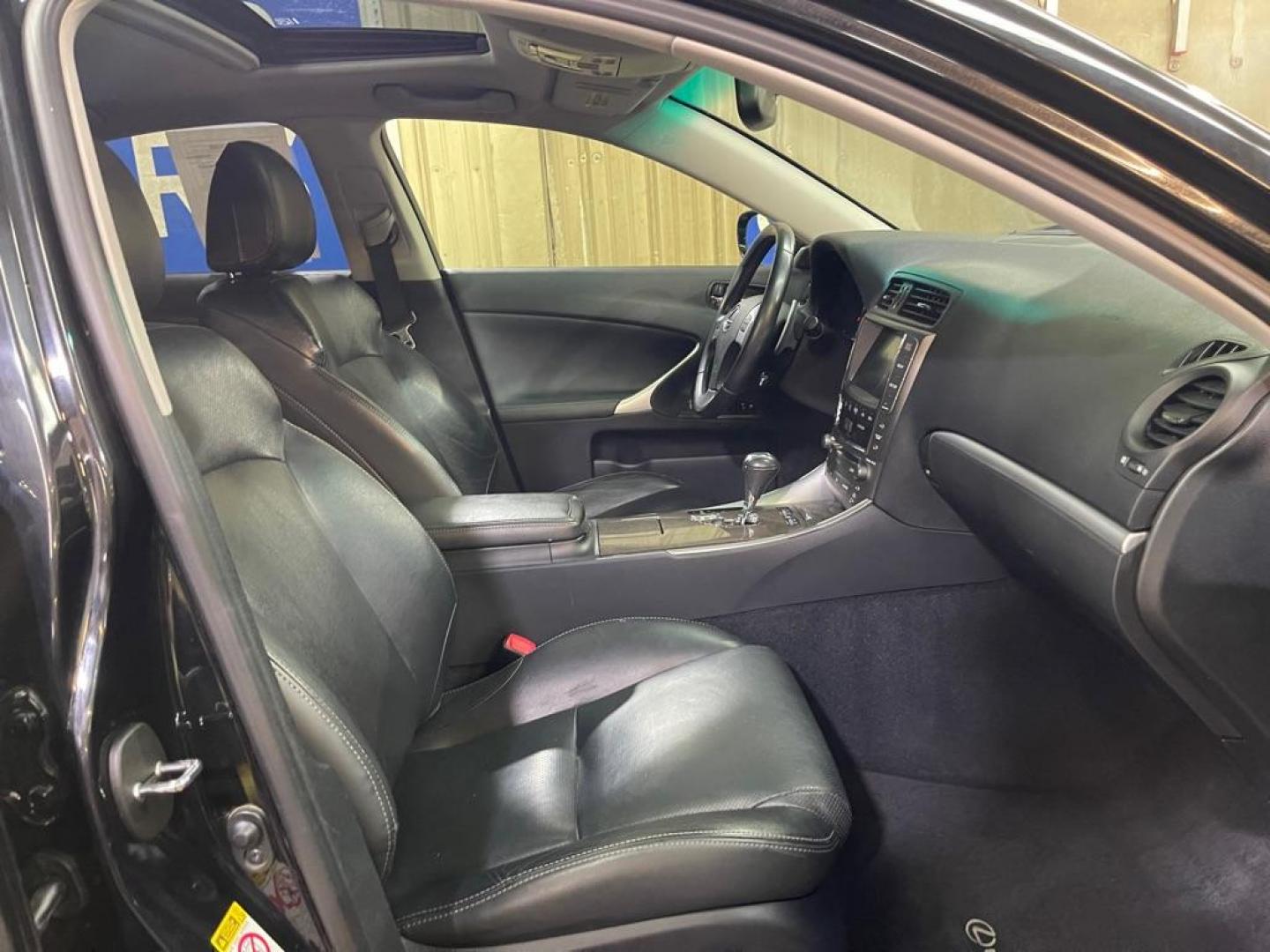 2011 BLACK LEXUS IS 250 (JTHCF5C28B5) with an 2.5L engine, Automatic transmission, located at 2525 S. Cushman, Fairbanks, AK, 99701, (907) 452-5707, 64.824036, -147.712311 - Photo#3