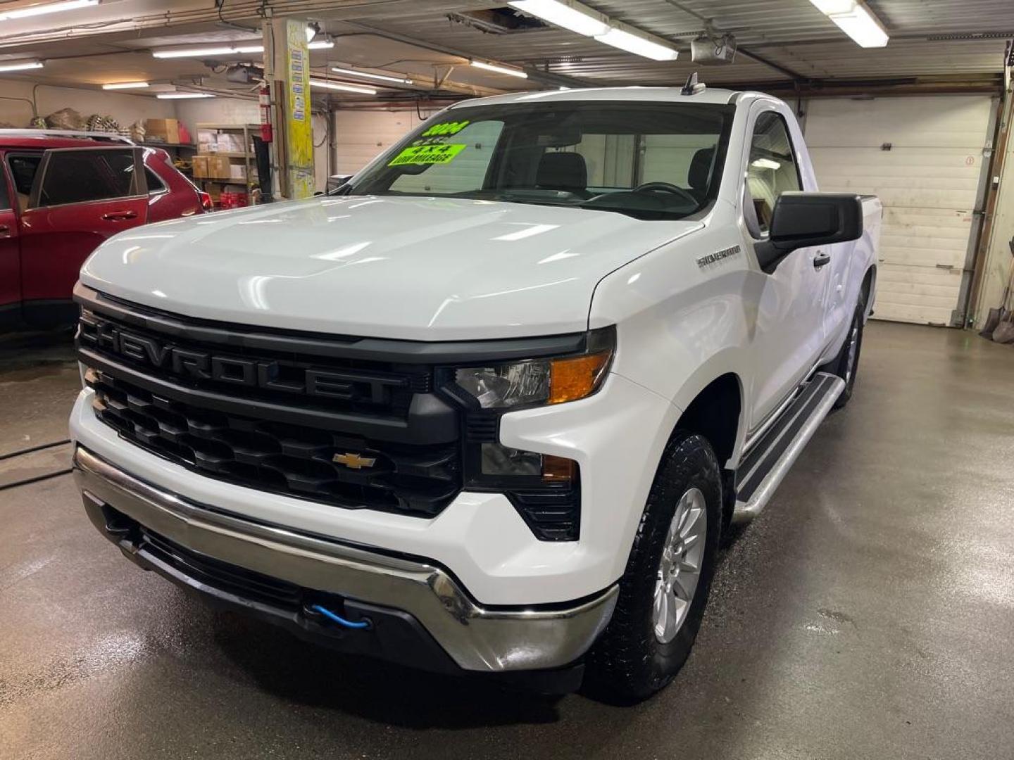 2024 WHITE CHEVROLET SILVERADO 1500 (3GCNDAED5RG) with an 5.3L engine, Automatic transmission, located at 2525 S. Cushman, Fairbanks, AK, 99701, (907) 452-5707, 64.824036, -147.712311 - Photo#1