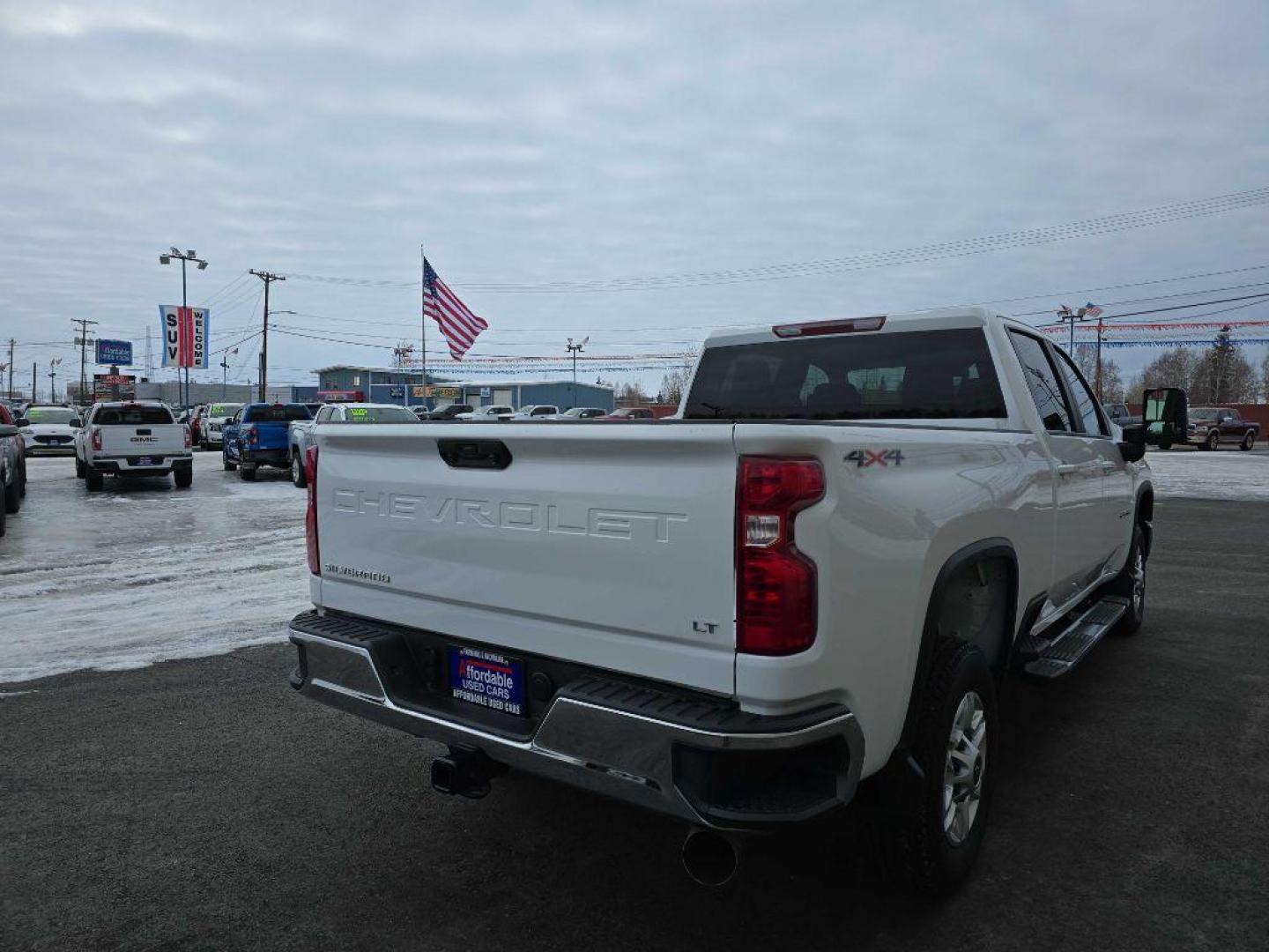 2024 WHITE CHEVROLET SILVERADO 2500 HEAVY DUTY LT (1GC4YNEYXRF) with an 6.6L engine, Automatic transmission, located at 2525 S. Cushman, Fairbanks, AK, 99701, (907) 452-5707, 64.824036, -147.712311 - Photo#1