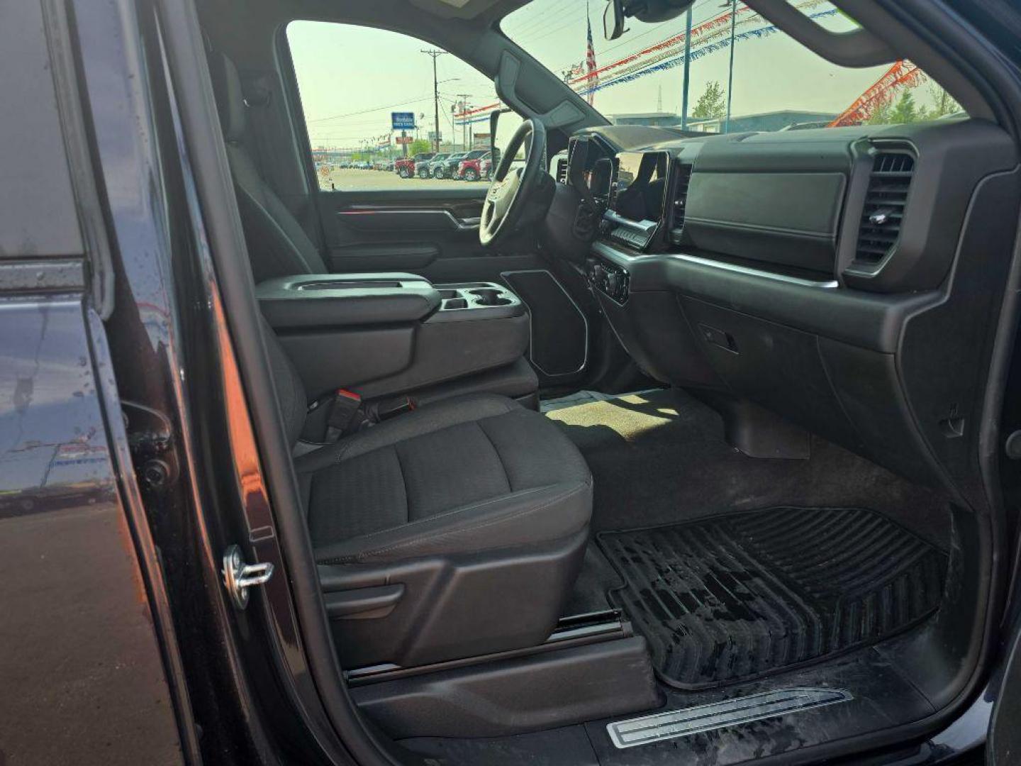 2024 GRAY CHEVROLET SILVERADO 2500 HEAVY DUTY LT (2GC4YNEYXR1) with an 6.6L engine, Automatic transmission, located at 2525 S. Cushman, Fairbanks, AK, 99701, (907) 452-5707, 64.824036, -147.712311 - Photo#9