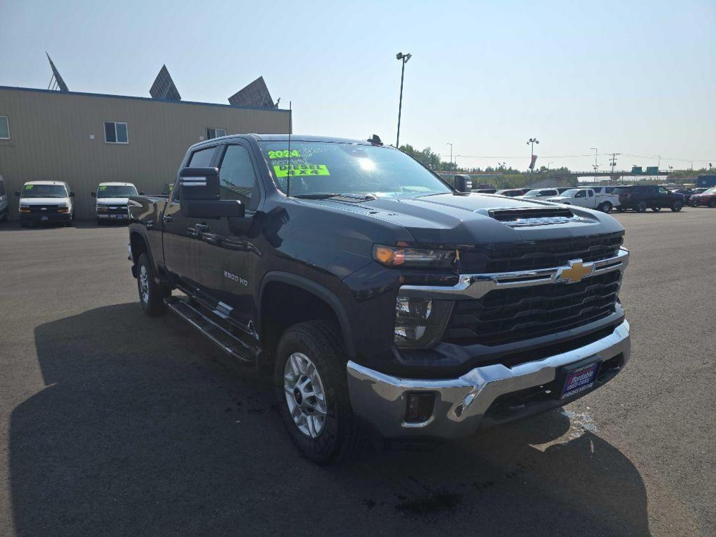 2024 GRAY CHEVROLET SILVERADO 2500 HEAVY DUTY LT (2GC4YNEYXR1) with an 6.6L engine, Automatic transmission, located at 2525 S. Cushman, Fairbanks, AK, 99701, (907) 452-5707, 64.824036, -147.712311 - Photo#10