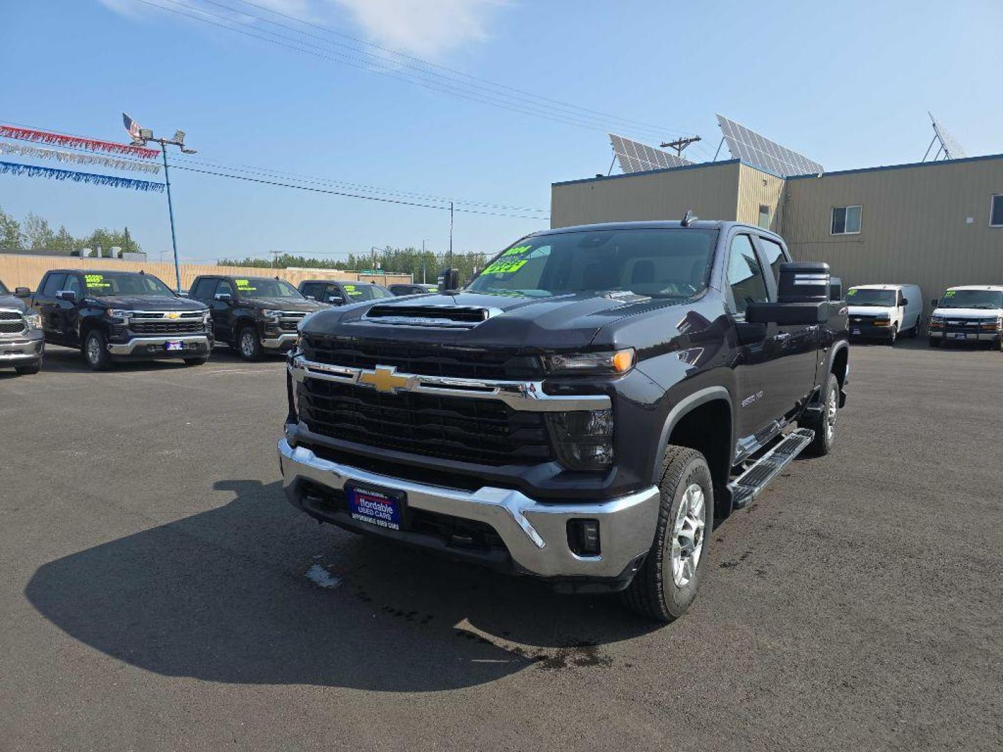 2024 GRAY CHEVROLET SILVERADO 2500 HEAVY DUTY LT (2GC4YNEYXR1) with an 6.6L engine, Automatic transmission, located at 2525 S. Cushman, Fairbanks, AK, 99701, (907) 452-5707, 64.824036, -147.712311 - Photo#11