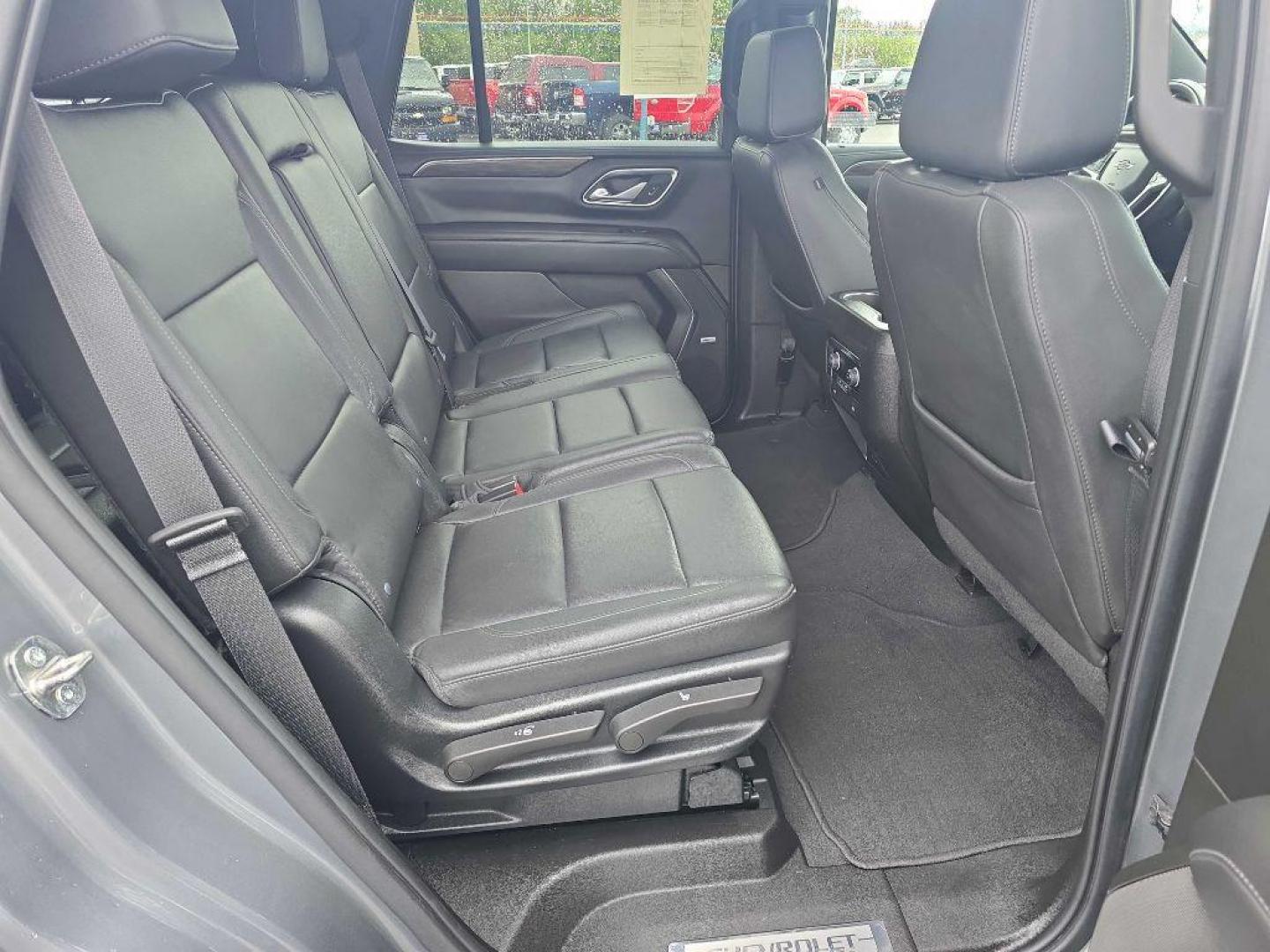 2022 GRAY CHEVROLET TAHOE 1500 Z71 (1GNSKPKD5NR) with an 5.3L engine, Automatic transmission, located at 2525 S. Cushman, Fairbanks, AK, 99701, (907) 452-5707, 64.824036, -147.712311 - Photo#11