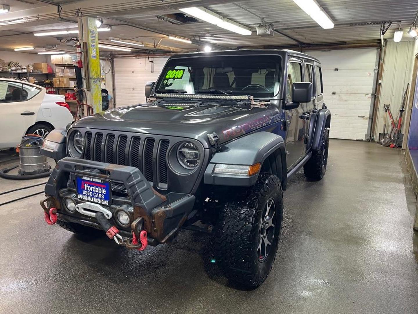 2019 GRAY JEEP WRANGLER UNLIMI RUBICON (1C4HJXFG6KW) with an 3.6L engine, Automatic transmission, located at 2525 S. Cushman, Fairbanks, AK, 99701, (907) 452-5707, 64.824036, -147.712311 - Photo#1