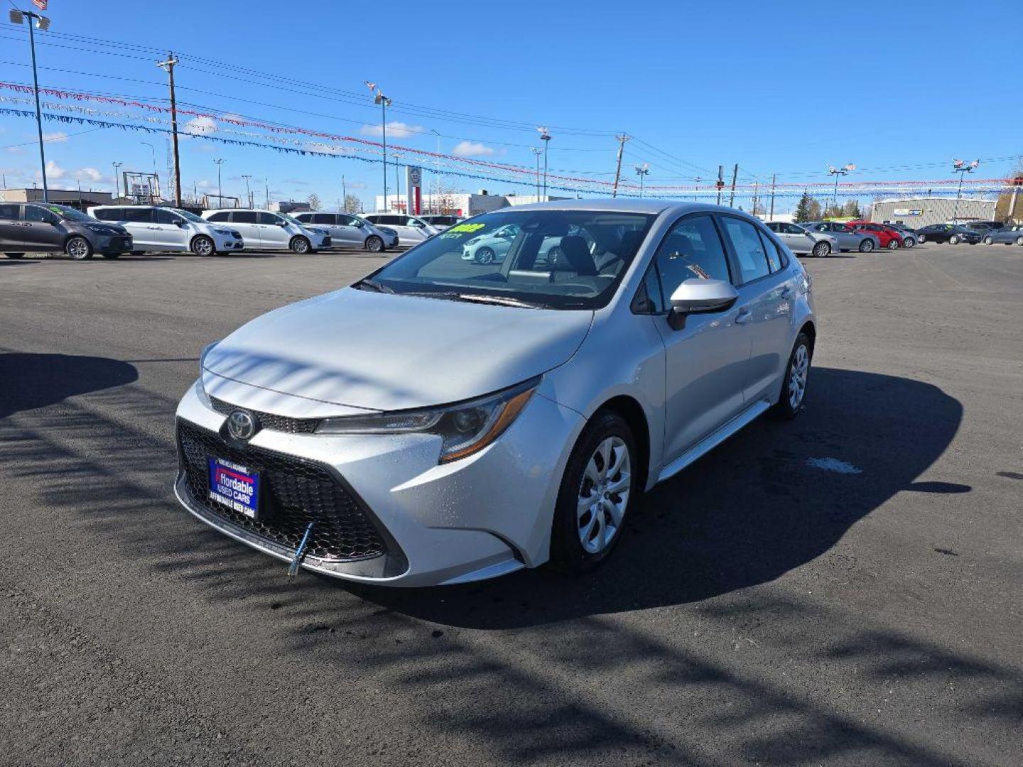 2022 SILVER TOYOTA COROLLA LE LE (5YFEPMAE4NP) with an 1.8L engine, Continuously Variable transmission, located at 2525 S. Cushman, Fairbanks, AK, 99701, (907) 452-5707, 64.824036, -147.712311 - Photo#0