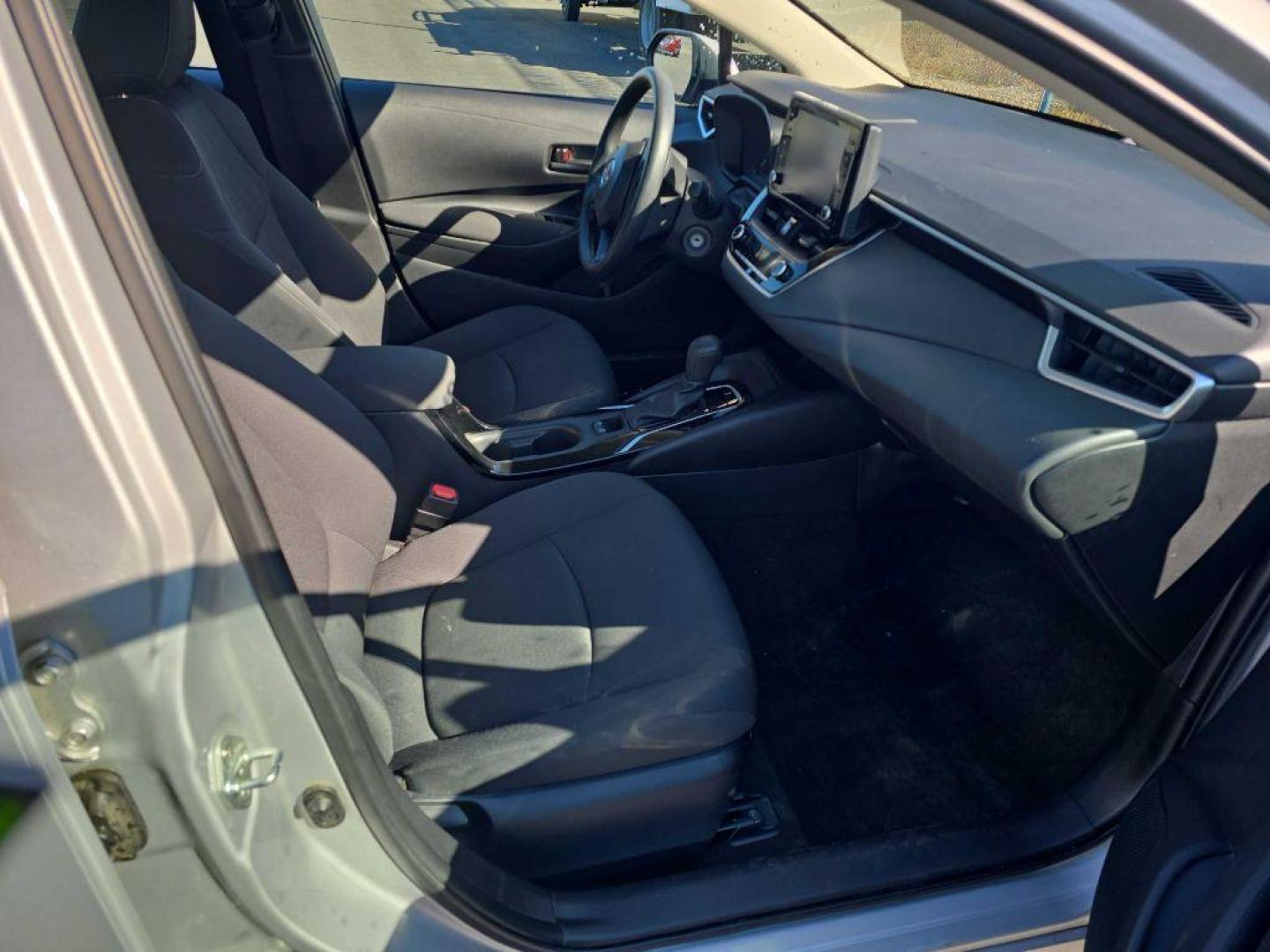 2022 SILVER TOYOTA COROLLA LE LE (5YFEPMAE4NP) with an 1.8L engine, Continuously Variable transmission, located at 2525 S. Cushman, Fairbanks, AK, 99701, (907) 452-5707, 64.824036, -147.712311 - Photo#1