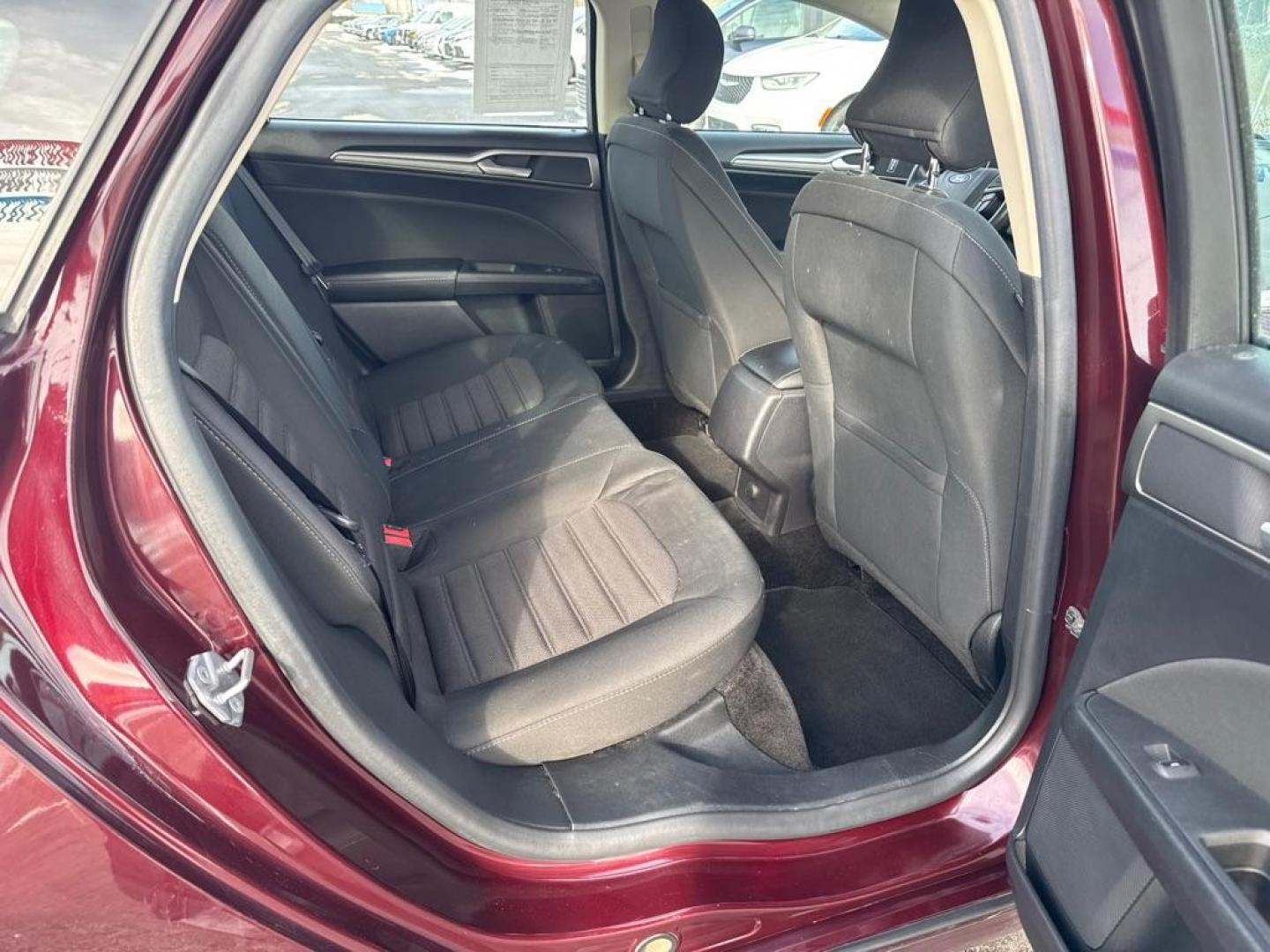 2018 MAROON FORD FUSION SE (3FA6P0HD2JR) with an 1.5L engine, Automatic transmission, located at 2525 S. Cushman, Fairbanks, AK, 99701, (907) 452-5707, 64.824036, -147.712311 - Photo#3