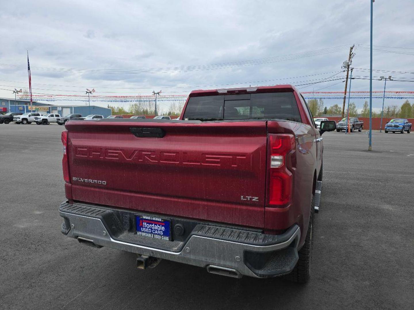 2019 MAROON CHEVROLET SILVERADO 1500 LTZ (1GCUYGED1KZ) with an 5.3L engine, Automatic transmission, located at 2525 S. Cushman, Fairbanks, AK, 99701, (907) 452-5707, 64.824036, -147.712311 - Photo#3