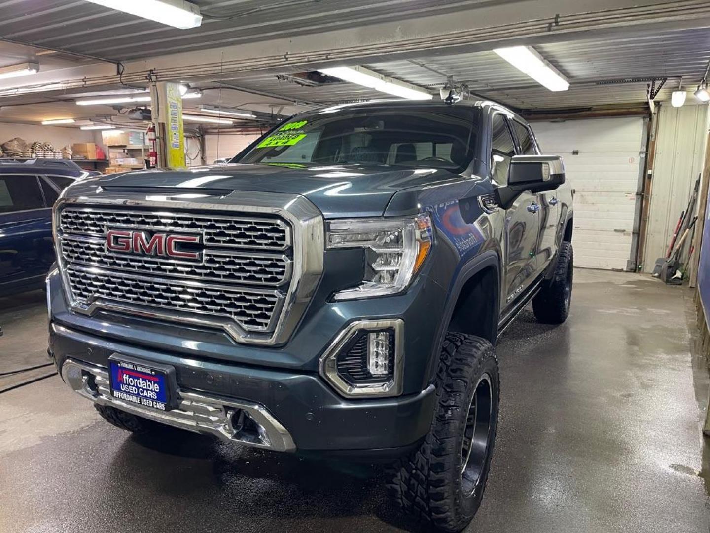2019 GRAY GMC SIERRA 1500 DENALI (3GTU9FED7KG) with an 5.3L engine, Automatic transmission, located at 2525 S. Cushman, Fairbanks, AK, 99701, (907) 452-5707, 64.824036, -147.712311 - Photo#1