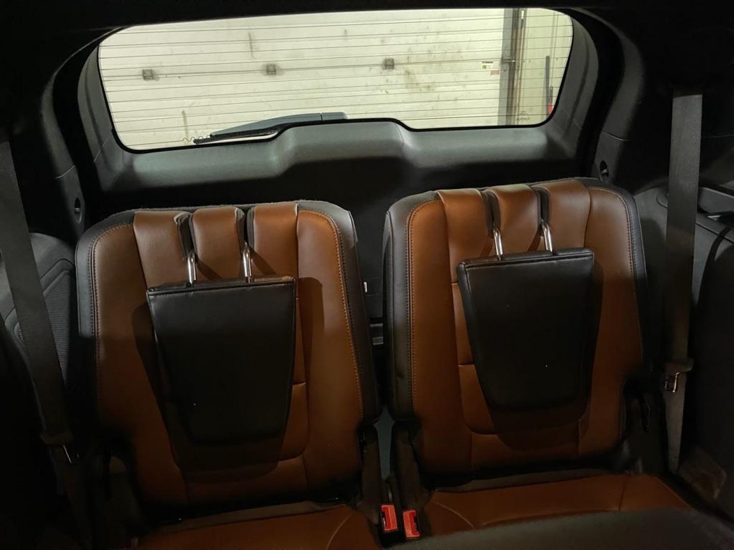 2011 BLUE FORD EXPLORER LIMITED (1FMHK8F81BG) with an 3.5L engine, Automatic transmission, located at 2525 S. Cushman, Fairbanks, AK, 99701, (907) 452-5707, 64.824036, -147.712311 - Photo#5