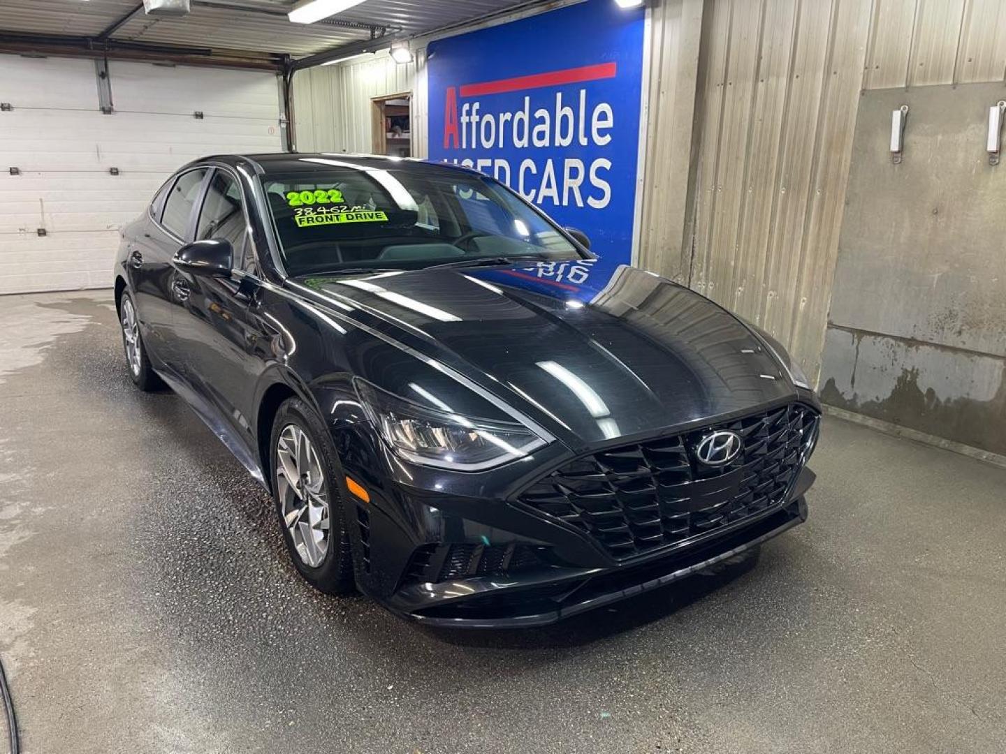 2022 BLACK HYUNDAI SONATA SEL (KMHL64JA6NA) with an 2.5L engine, Automatic transmission, located at 2525 S. Cushman, Fairbanks, AK, 99701, (907) 452-5707, 64.824036, -147.712311 - Photo#0