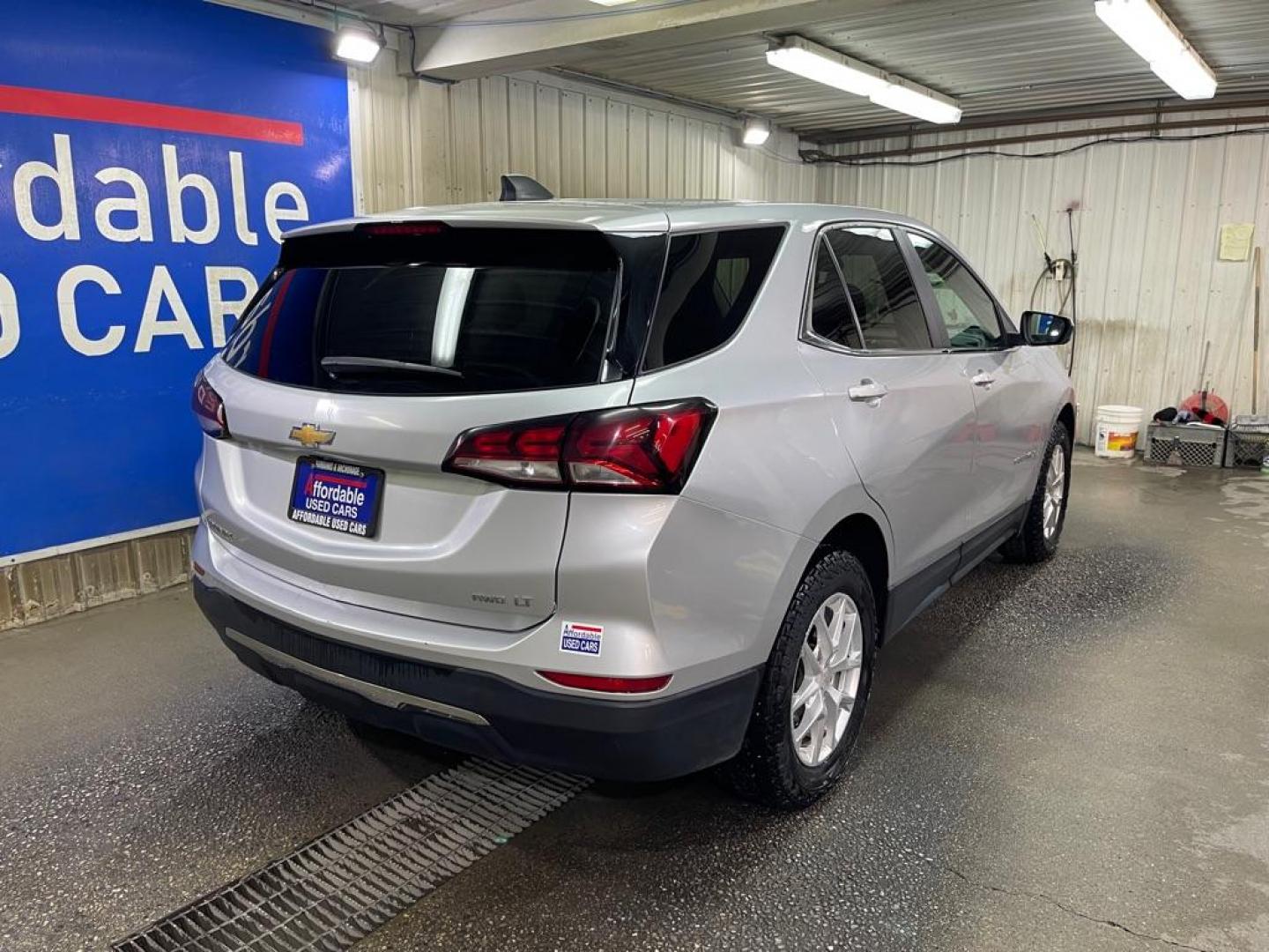 2022 GRAY CHEVROLET EQUINOX LT (3GNAXUEV4NL) with an 1.5L engine, Automatic transmission, located at 2525 S. Cushman, Fairbanks, AK, 99701, (907) 452-5707, 64.824036, -147.712311 - Photo#2