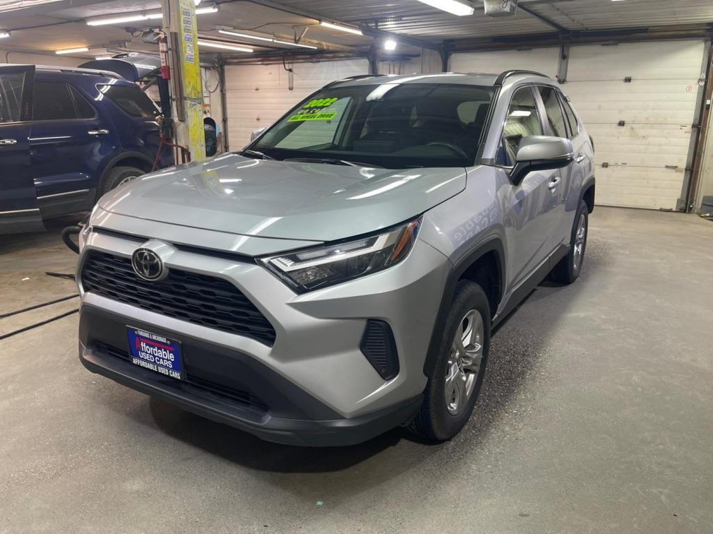2022 SILVER TOYOTA RAV4 XLE (2T3P1RFV2NW) with an 2.5L engine, Automatic transmission, located at 2525 S. Cushman, Fairbanks, AK, 99701, (907) 452-5707, 64.824036, -147.712311 - Photo#1