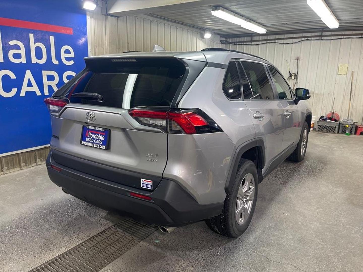 2022 SILVER TOYOTA RAV4 XLE (2T3P1RFV2NW) with an 2.5L engine, Automatic transmission, located at 2525 S. Cushman, Fairbanks, AK, 99701, (907) 452-5707, 64.824036, -147.712311 - Photo#2