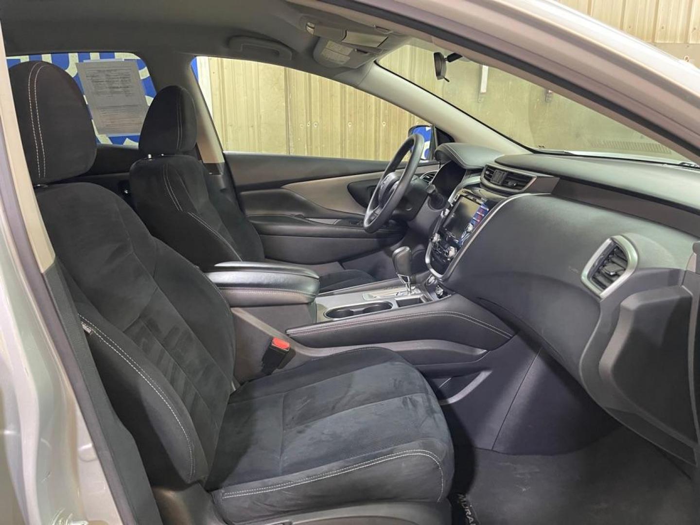 2023 SILVER NISSAN MURANO S (5N1AZ2AS2PC) with an 3.5L engine, Automatic transmission, located at 2525 S. Cushman, Fairbanks, AK, 99701, (907) 452-5707, 64.824036, -147.712311 - Photo#3