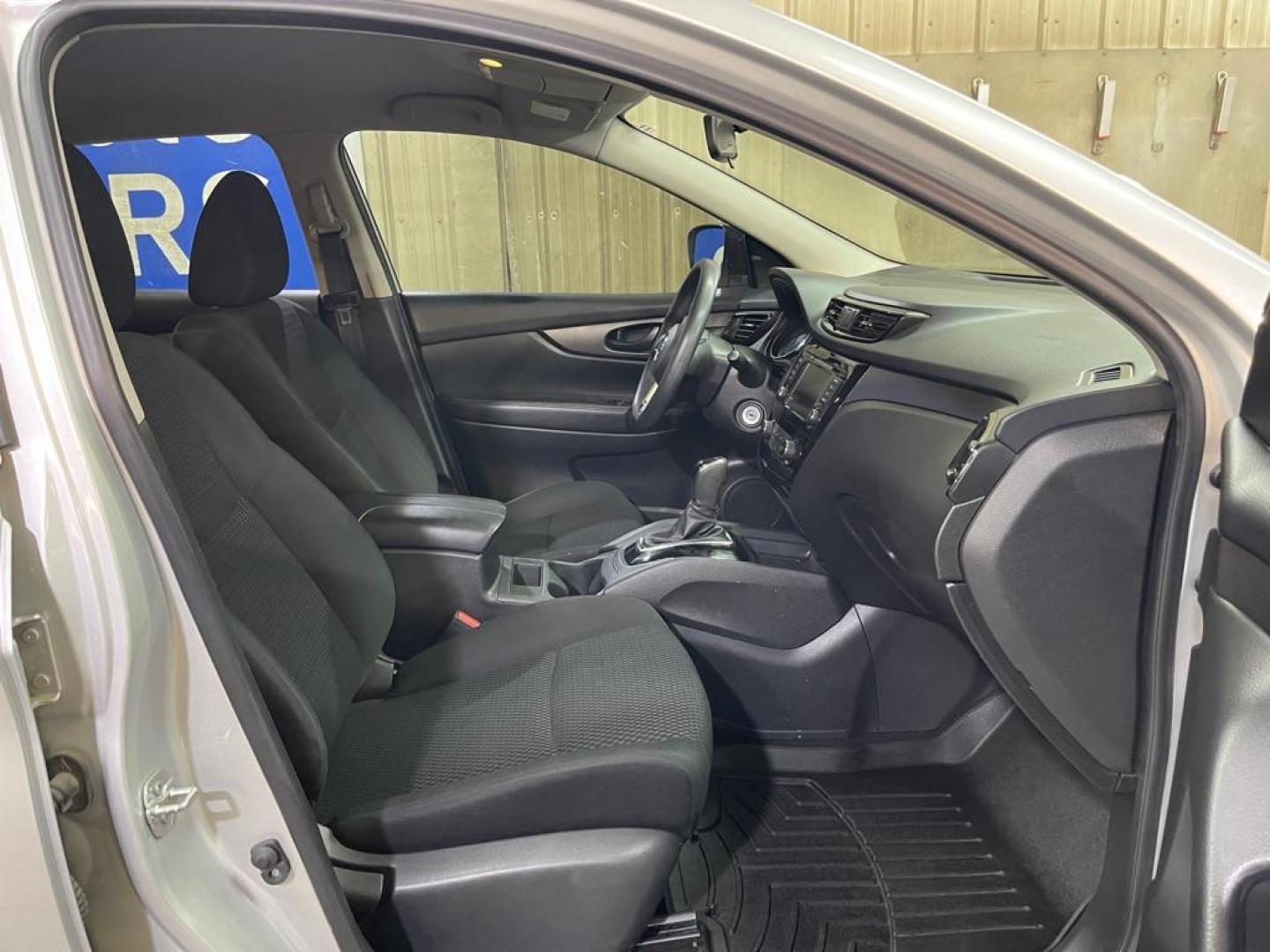 2019 SILVER NISSAN ROGUE SPORT S (JN1BJ1CP8KW) with an 2.0L engine, Continuously Variable transmission, located at 2525 S. Cushman, Fairbanks, AK, 99701, (907) 452-5707, 64.824036, -147.712311 - Photo#3