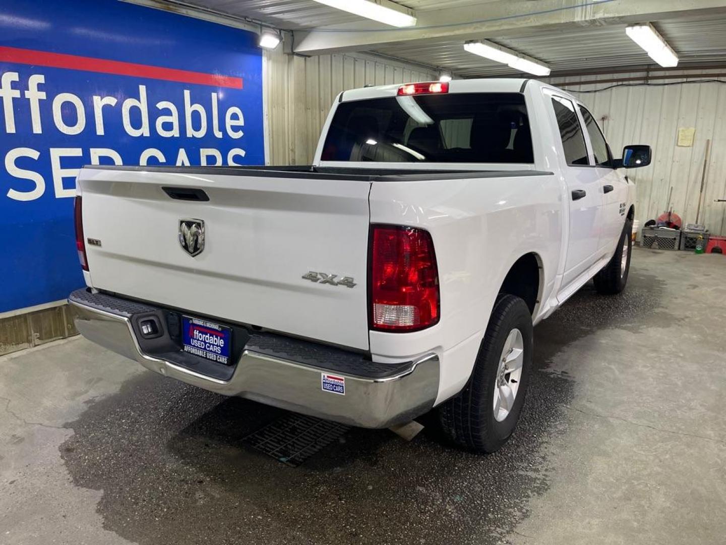 2022 WHITE RAM 1500 CLASSIC SLT (1C6RR7LG4NS) with an 3.6L engine, Automatic transmission, located at 2525 S. Cushman, Fairbanks, AK, 99701, (907) 452-5707, 64.824036, -147.712311 - Photo#2