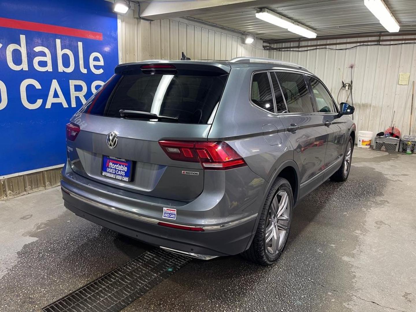 2021 SILVER VOLKSWAGEN TIGUAN SE (3VV2B7AXXMM) with an 2.0L engine, Automatic transmission, located at 2525 S. Cushman, Fairbanks, AK, 99701, (907) 452-5707, 64.824036, -147.712311 - Photo#2
