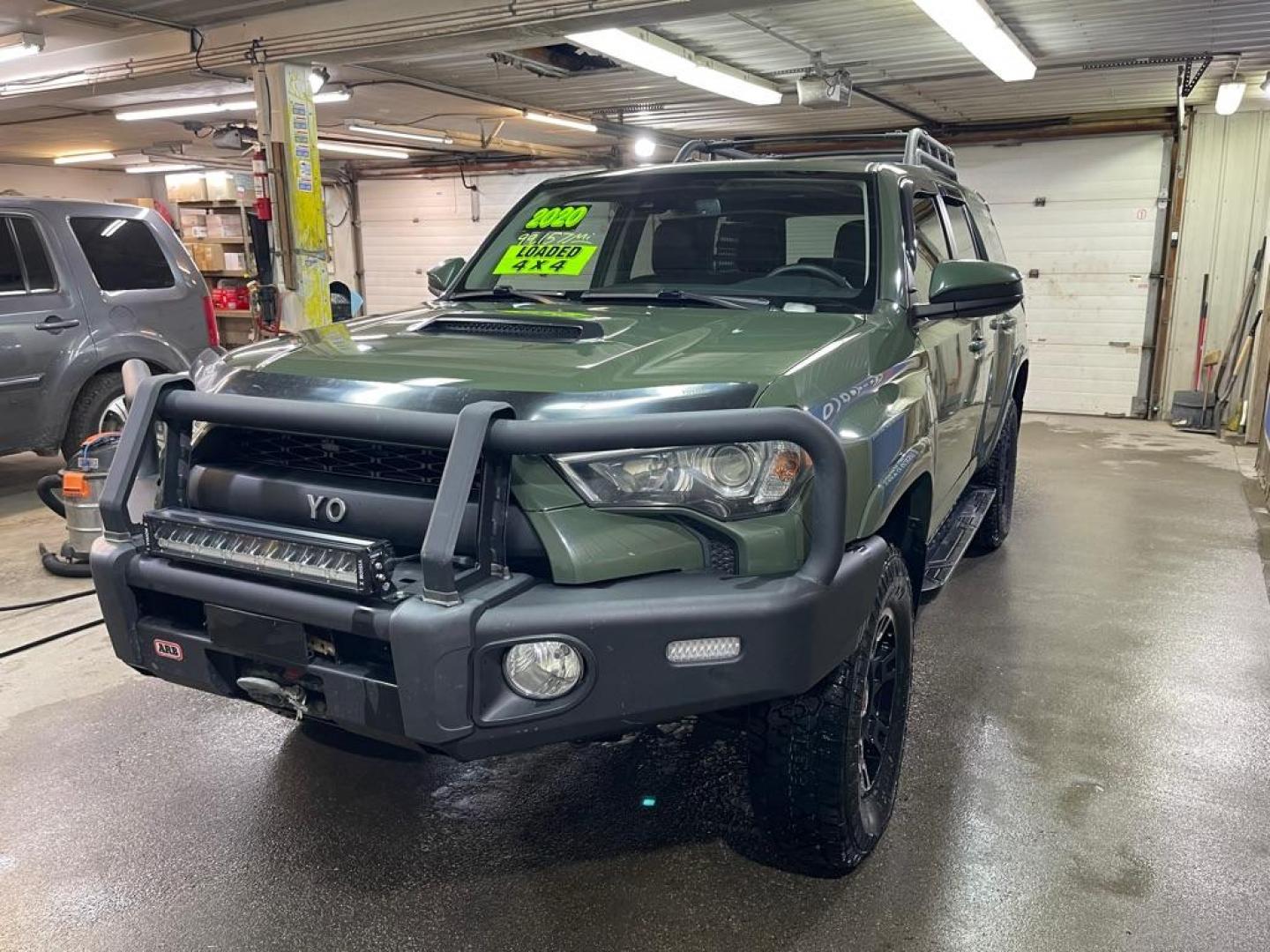 2020 GREEN TOYOTA 4RUNNER SR5/SR5 PREMIUM (JTEBU5JR8L5) with an 4.0L engine, Automatic transmission, located at 2525 S. Cushman, Fairbanks, AK, 99701, (907) 452-5707, 64.824036, -147.712311 - Photo#1