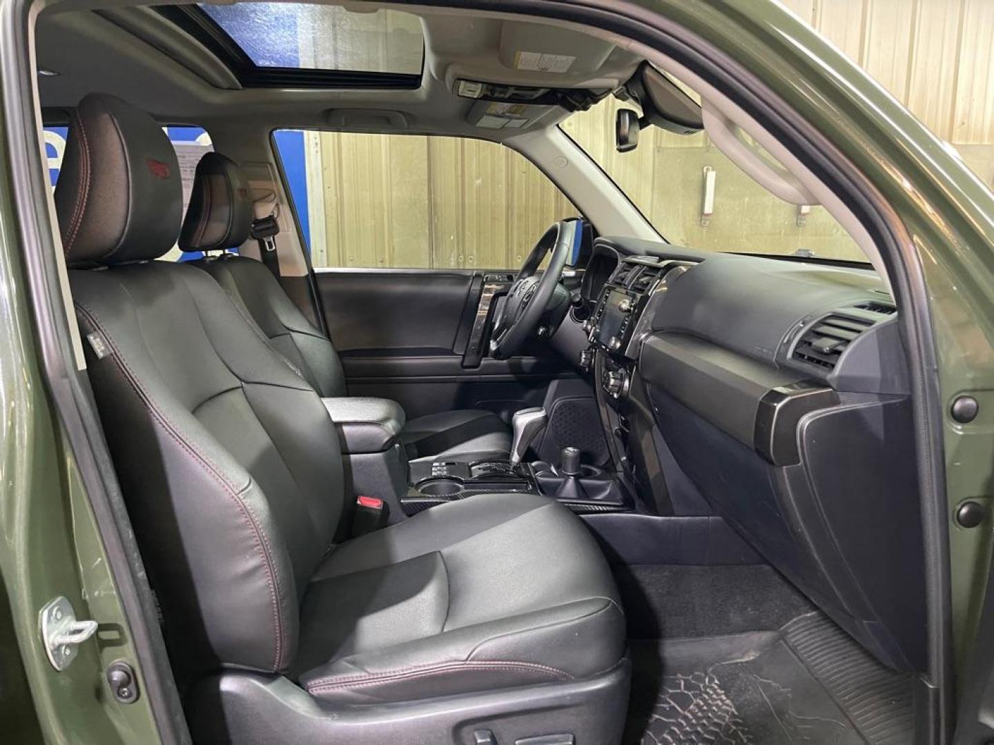 2020 GREEN TOYOTA 4RUNNER SR5/SR5 PREMIUM (JTEBU5JR8L5) with an 4.0L engine, Automatic transmission, located at 2525 S. Cushman, Fairbanks, AK, 99701, (907) 452-5707, 64.824036, -147.712311 - Photo#3