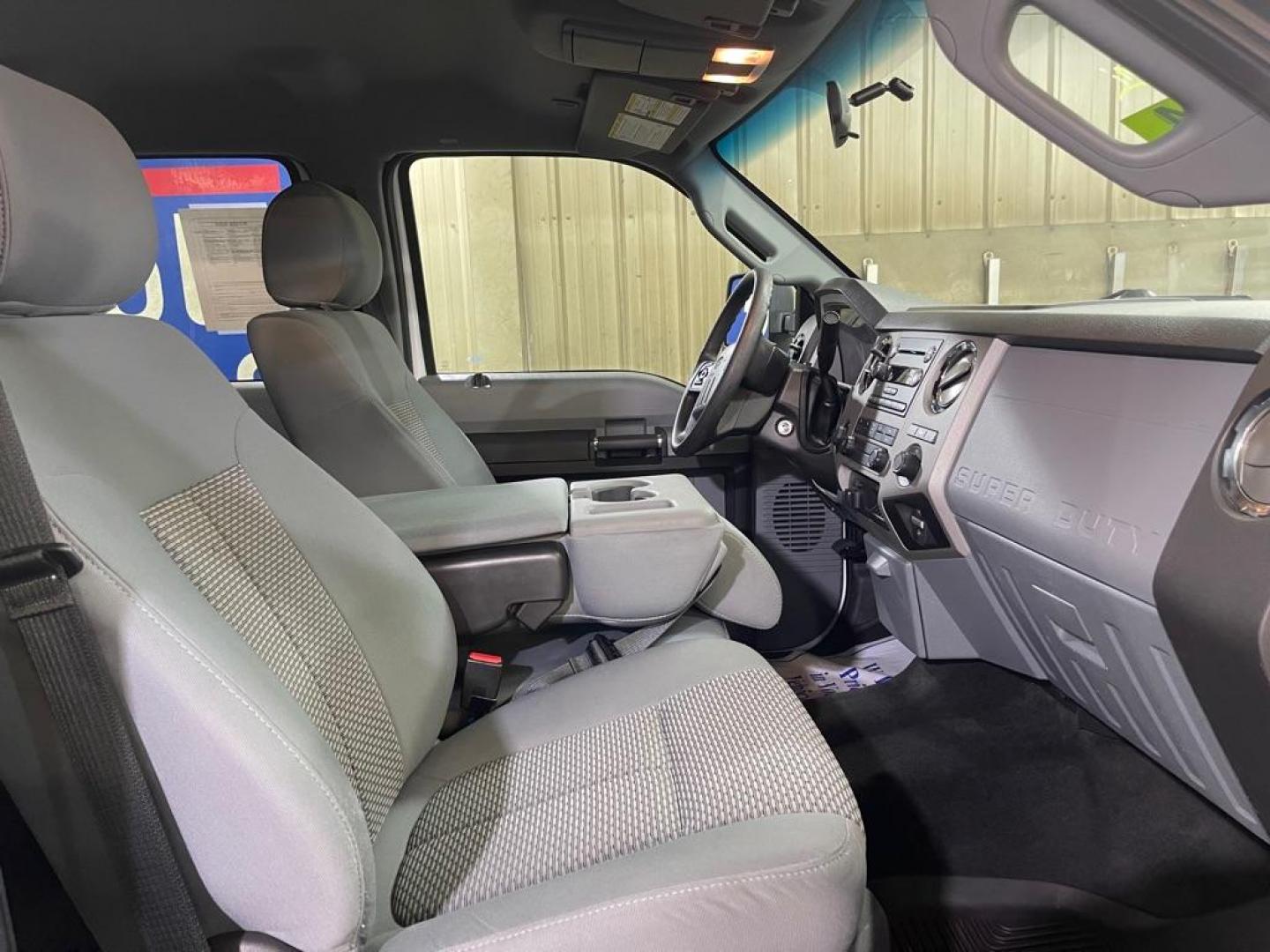 2016 WHITE FORD F350 SUPER DUTY (1FT8W3B63GE) with an 6.2L engine, Automatic transmission, located at 2525 S. Cushman, Fairbanks, AK, 99701, (907) 452-5707, 64.824036, -147.712311 - Photo#3