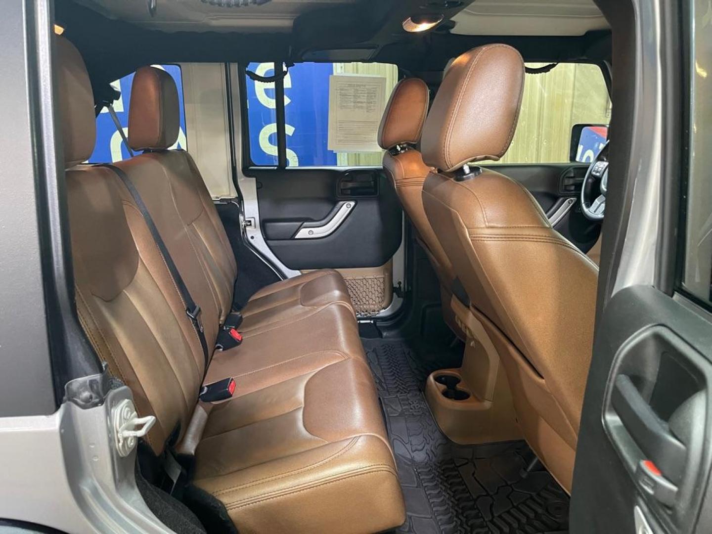 2017 SILVER JEEP WRANGLER UNLIMI RUBICON (1C4BJWFG5HL) with an 3.6L engine, Automatic transmission, located at 2525 S. Cushman, Fairbanks, AK, 99701, (907) 452-5707, 64.824036, -147.712311 - Photo#4