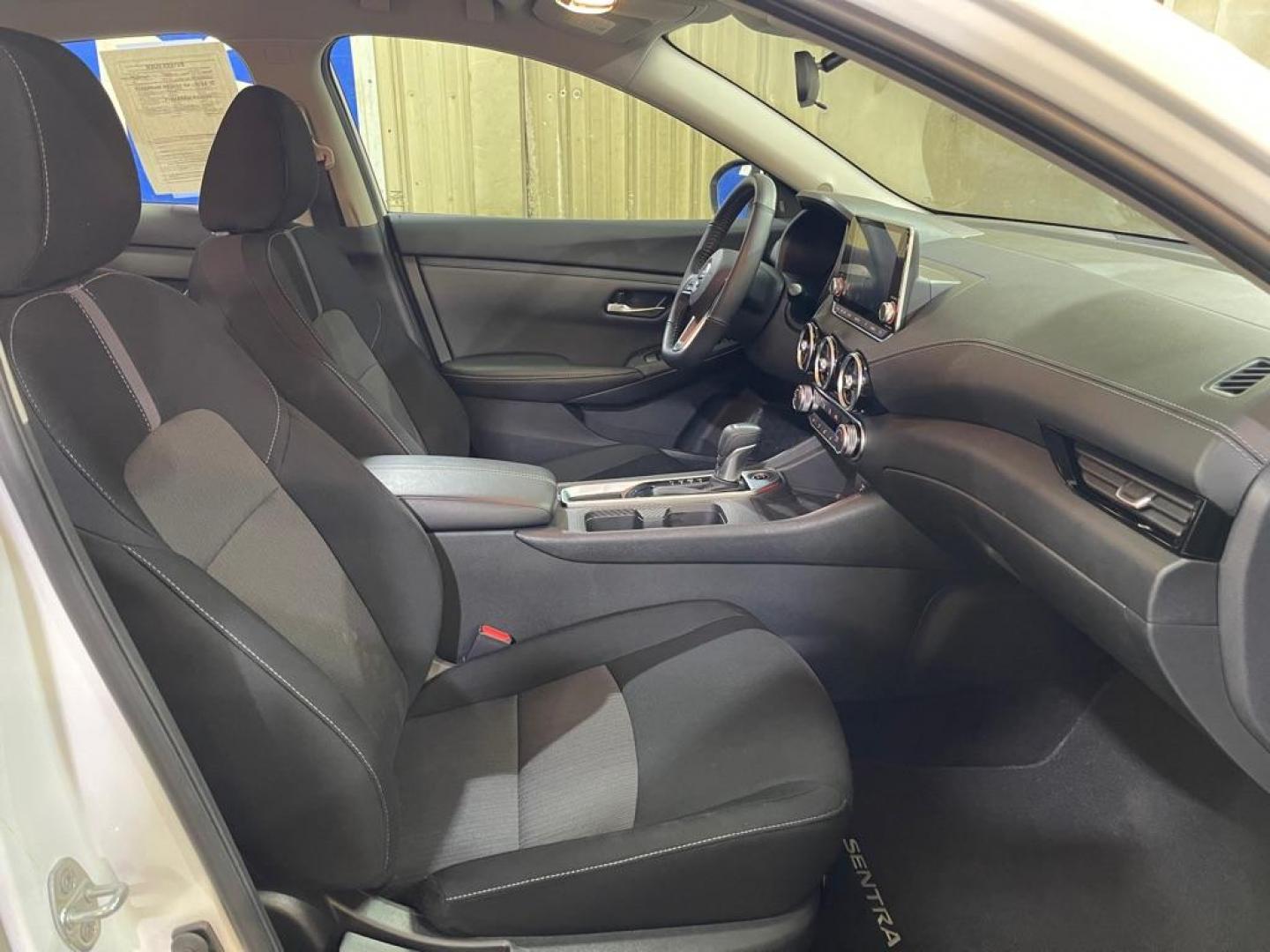 2023 WHITE NISSAN SENTRA SV (3N1AB8CV5PY) with an 2.0L engine, Automatic transmission, located at 2525 S. Cushman, Fairbanks, AK, 99701, (907) 452-5707, 64.824036, -147.712311 - Photo#3