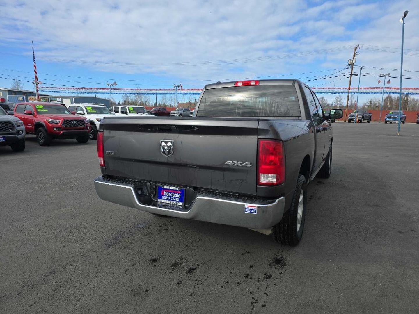 2022 SILVER RAM 1500 CLASSIC SLT (1C6RR7LG0NS) with an 3.6L engine, Automatic transmission, located at 2525 S. Cushman, Fairbanks, AK, 99701, (907) 452-5707, 64.824036, -147.712311 - Photo#2