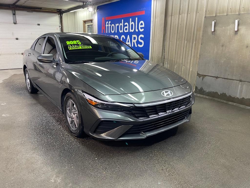 photo of 2025 HYUNDAI ELANTRA SE