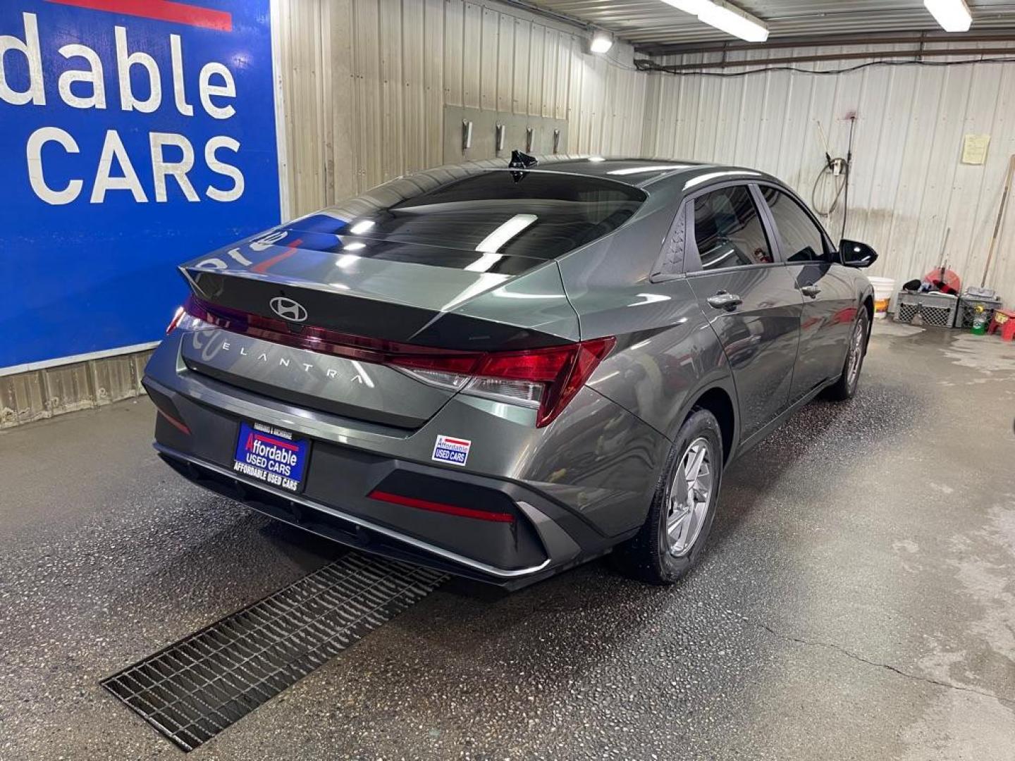 2025 GREY HYUNDAI ELANTRA SE (KMHLL4DG0SU) with an 2.0L engine, Automatic transmission, located at 2525 S. Cushman, Fairbanks, AK, 99701, (907) 452-5707, 64.824036, -147.712311 - Photo#2
