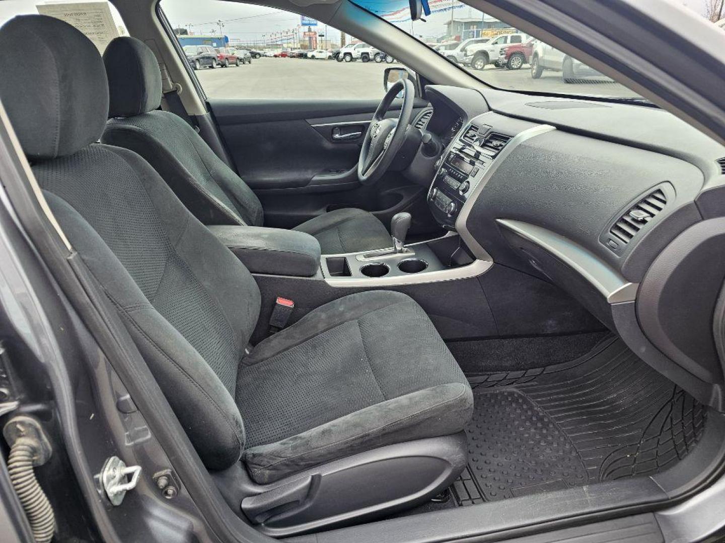 2015 GRAY NISSAN ALTIMA 2.5 (1N4AL3AP4FN) with an 2.5L engine, Continuously Variable transmission, located at 2525 S. Cushman, Fairbanks, AK, 99701, (907) 452-5707, 64.824036, -147.712311 - Photo#4