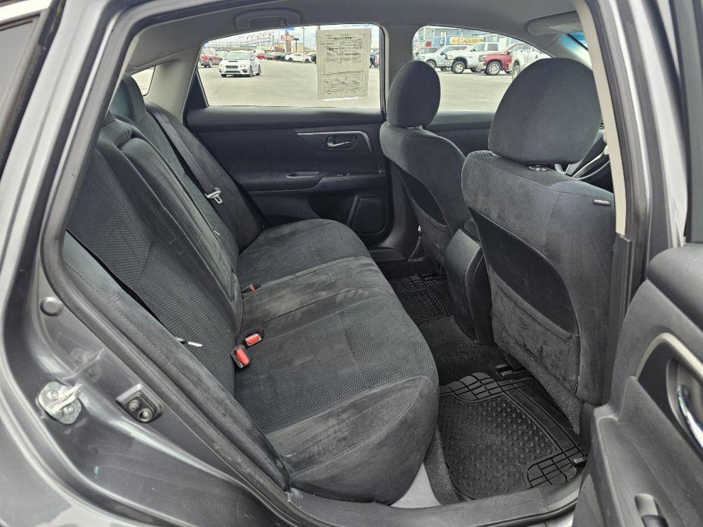 2015 GRAY NISSAN ALTIMA 2.5 (1N4AL3AP4FN) with an 2.5L engine, Continuously Variable transmission, located at 2525 S. Cushman, Fairbanks, AK, 99701, (907) 452-5707, 64.824036, -147.712311 - Photo#5