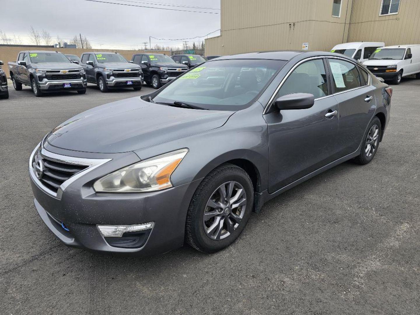 2015 GRAY NISSAN ALTIMA 2.5 (1N4AL3AP4FN) with an 2.5L engine, Continuously Variable transmission, located at 2525 S. Cushman, Fairbanks, AK, 99701, (907) 452-5707, 64.824036, -147.712311 - Photo#1