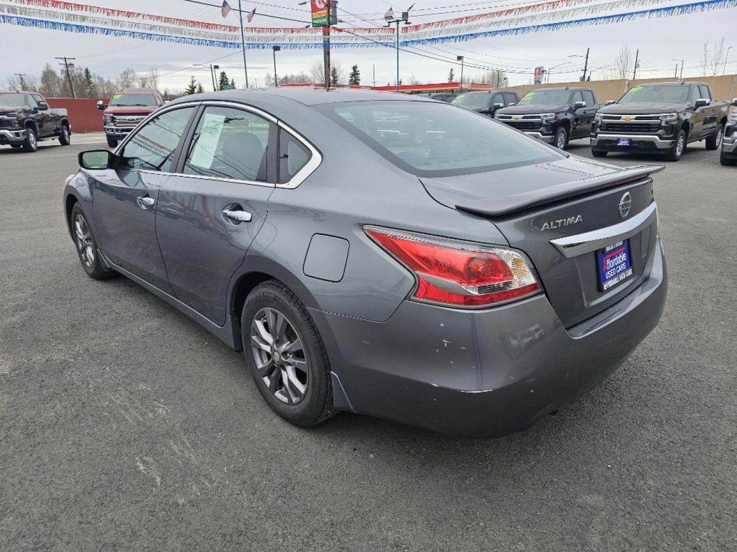 2015 GRAY NISSAN ALTIMA 2.5 (1N4AL3AP4FN) with an 2.5L engine, Continuously Variable transmission, located at 2525 S. Cushman, Fairbanks, AK, 99701, (907) 452-5707, 64.824036, -147.712311 - Photo#2