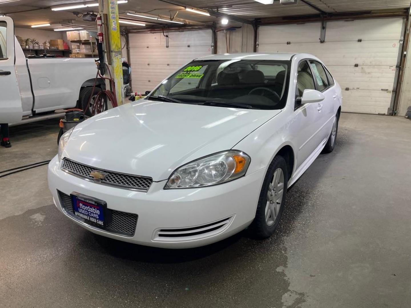 2016 WHITE CHEVROLET IMPALA LIMITED LT (2G1WB5E38G1) with an 3.6L engine, Automatic transmission, located at 2525 S. Cushman, Fairbanks, AK, 99701, (907) 452-5707, 64.824036, -147.712311 - Photo#1